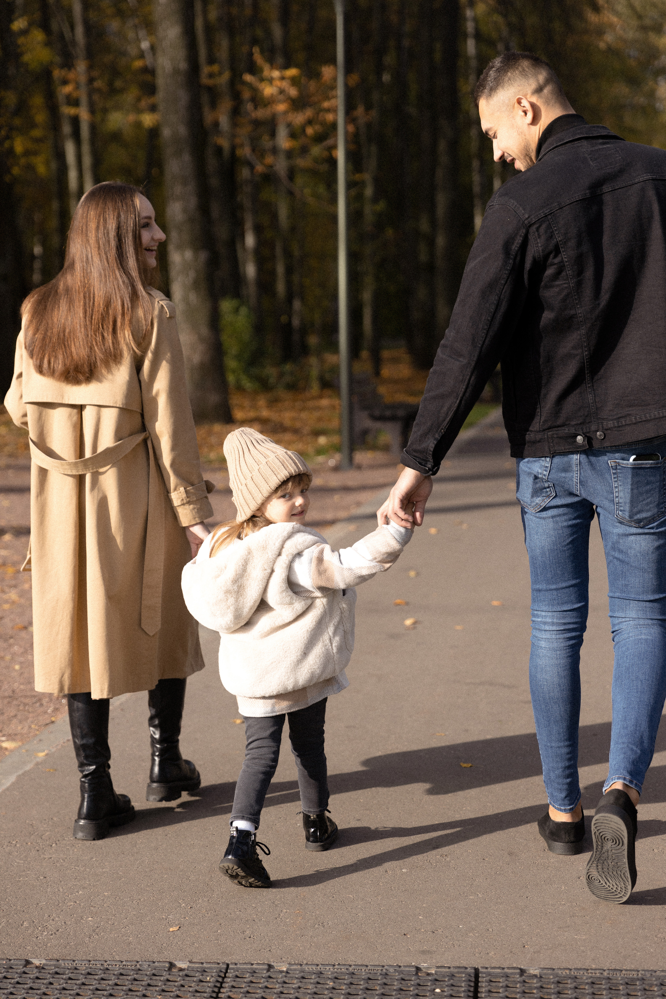 Ксюша семейная прогулка в парке. Фотограф Нижний Новгород Юлия Болдырева