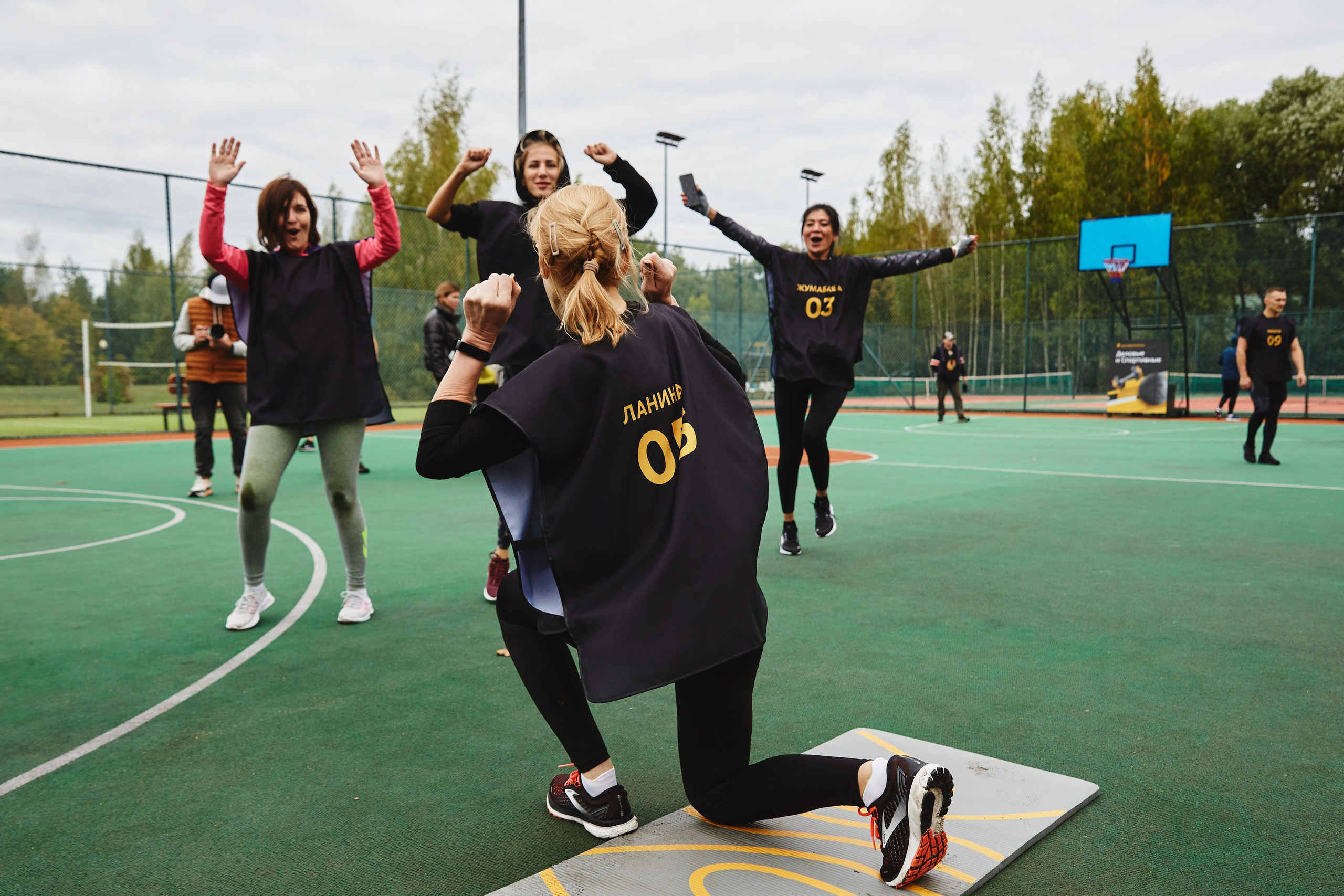Фотограф на тимбилдинг: спортивное командообразование за городом. КонТайм: профессиональная съемка для организаций