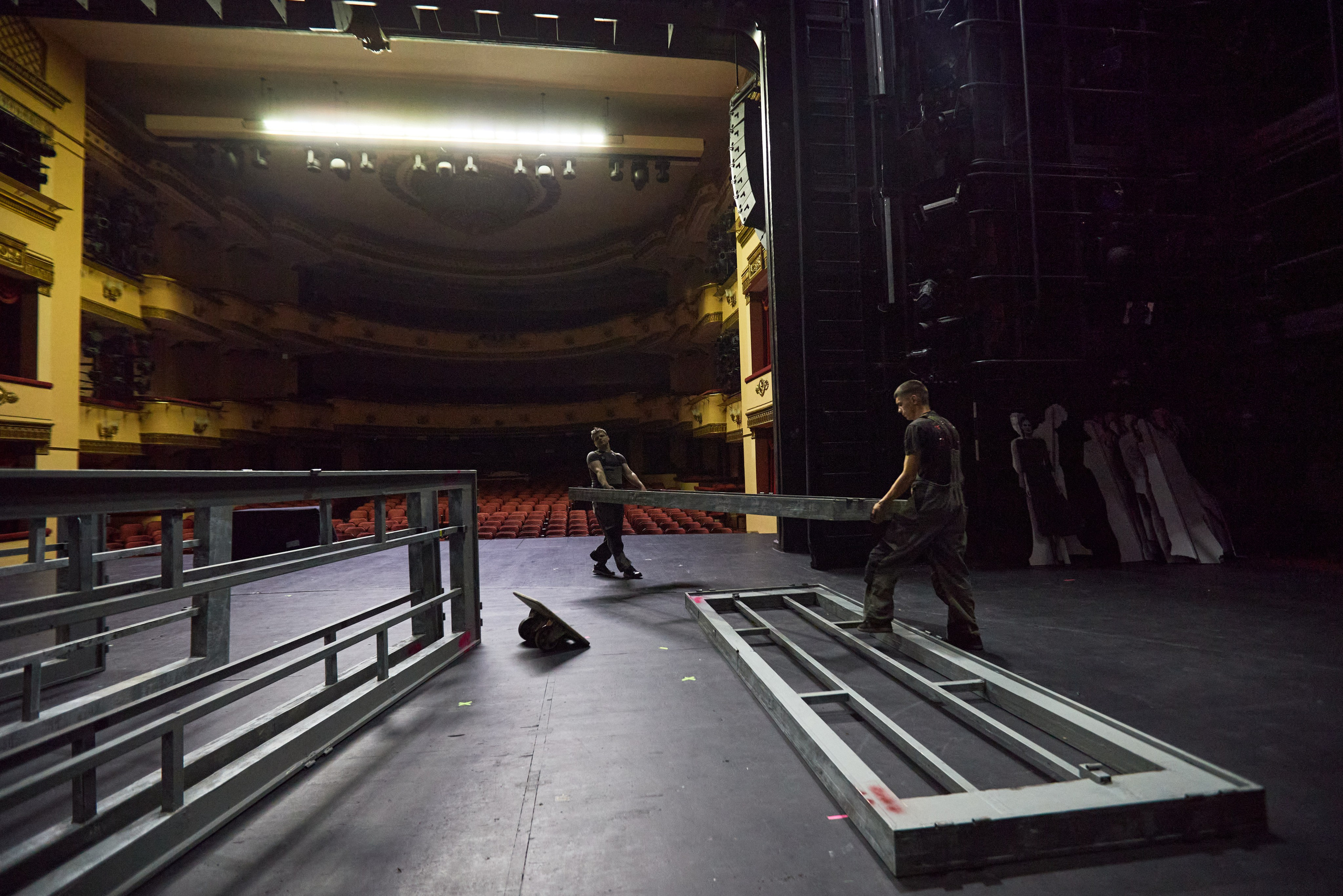 Гастроли Краснодарского театра драмы им. М. Горького в Москве, театр им. Е. Вахтангова. Фотограф Юлия Маринина