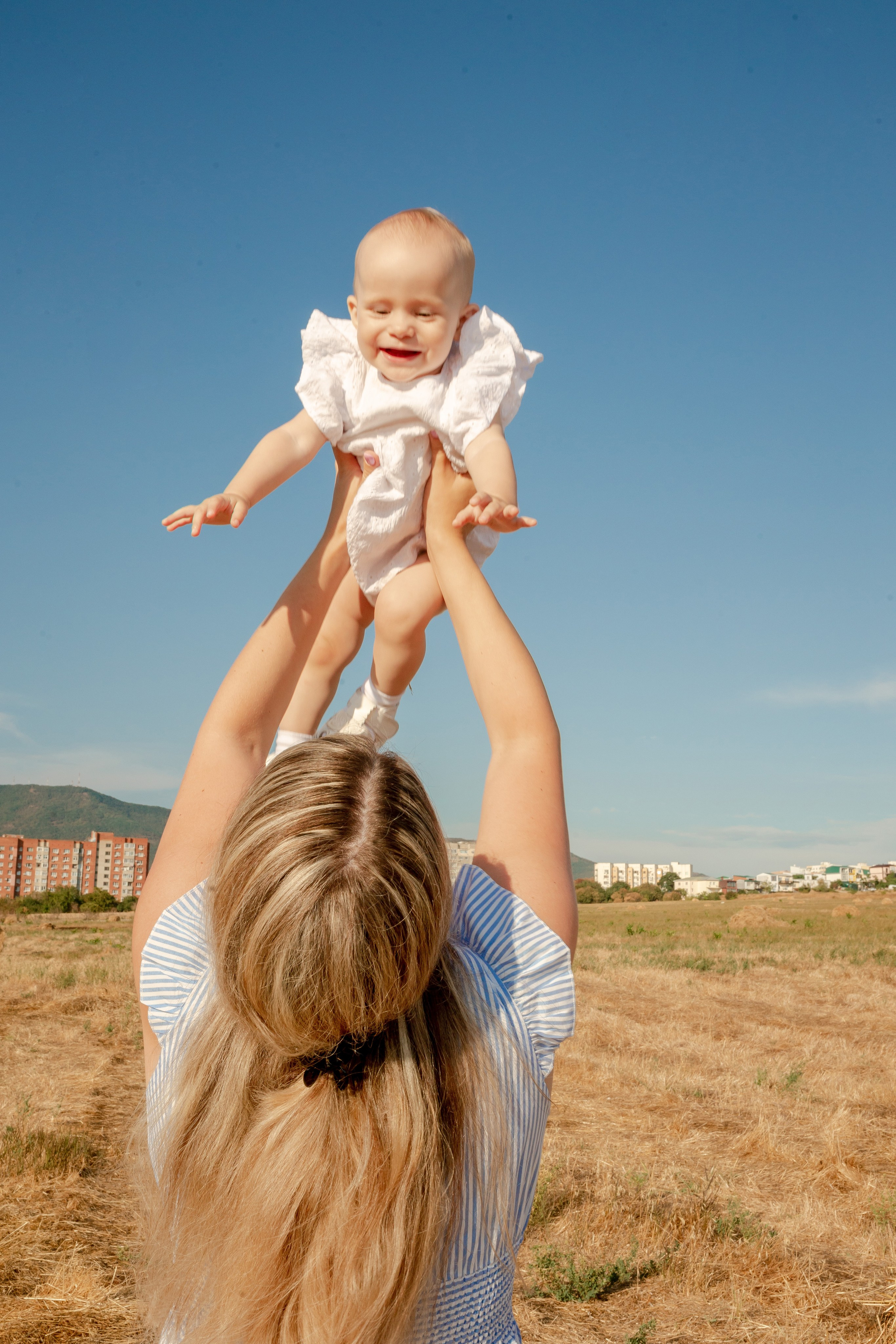 Оксана с детьми. Фотограф в Геленджике, Архипо-Осиповке, Абрау-Дюрсо, Кринице Виктория
