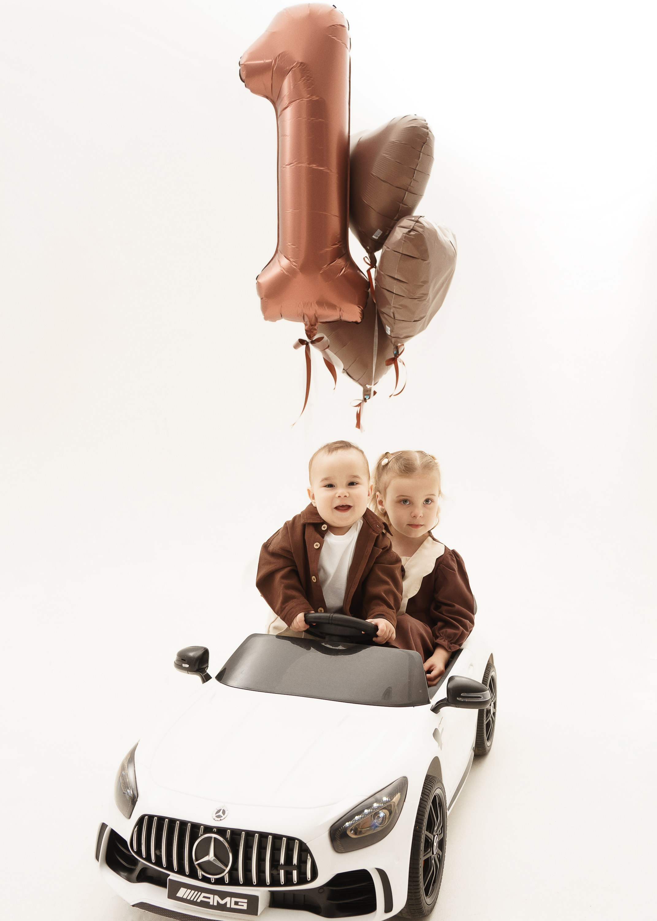 АРТЕМ 1 ГОДИК. Женский портрет