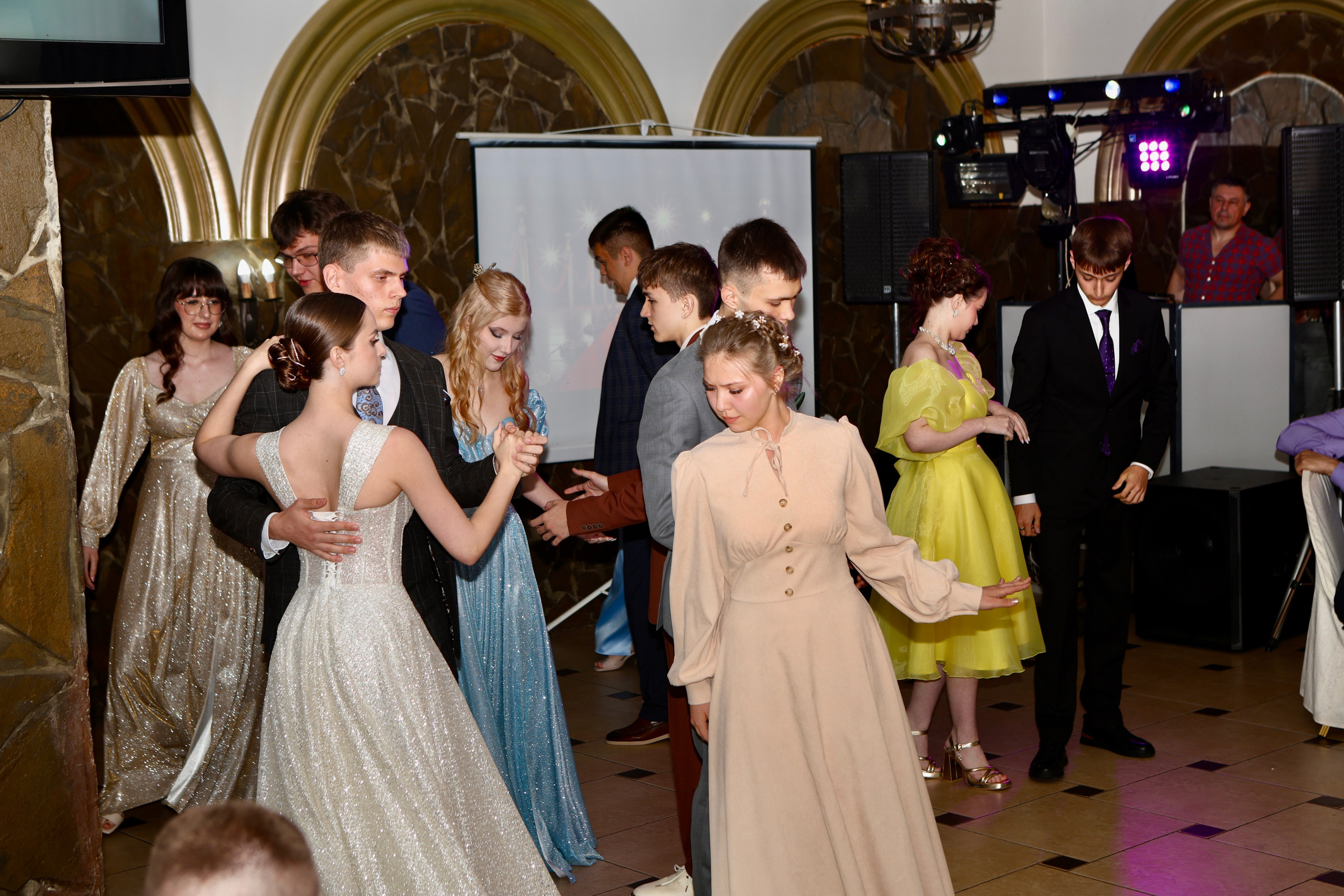 Школьный выпускной. Фотограф в Курске Смирнов Евгений