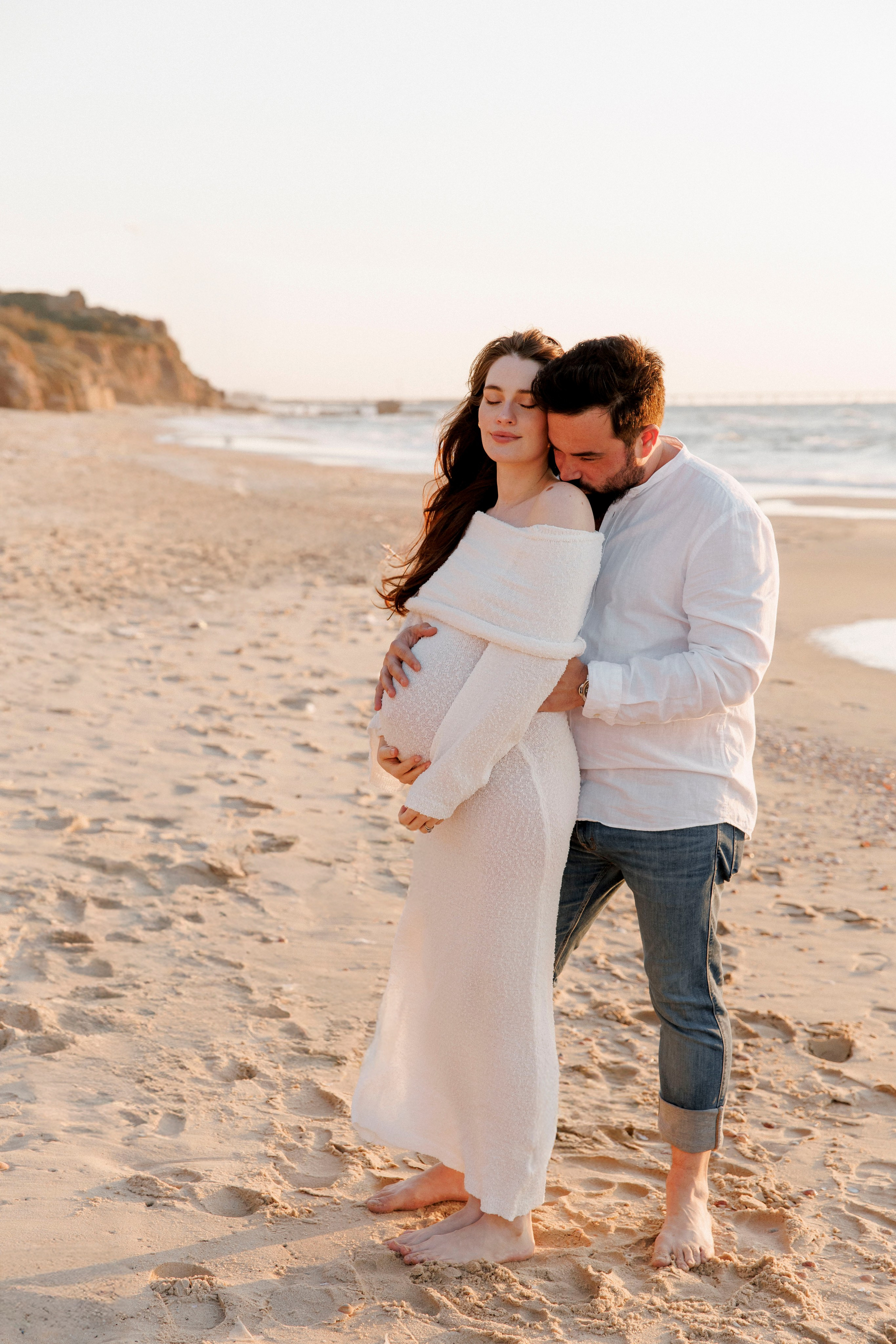 Pregnancy photoshoot (home/park/beach). Главная
