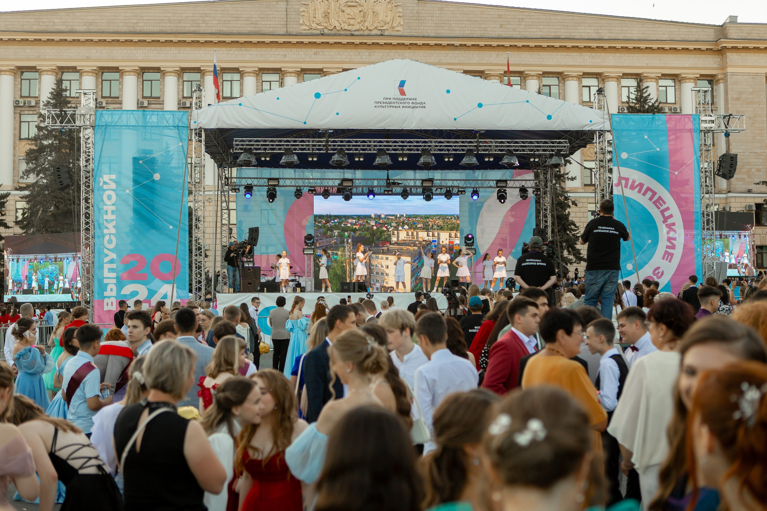 Выпускной Гимназия 12 2024 г. Свадебный и портретный Фотограф в Липецке Дмитрий Котюков