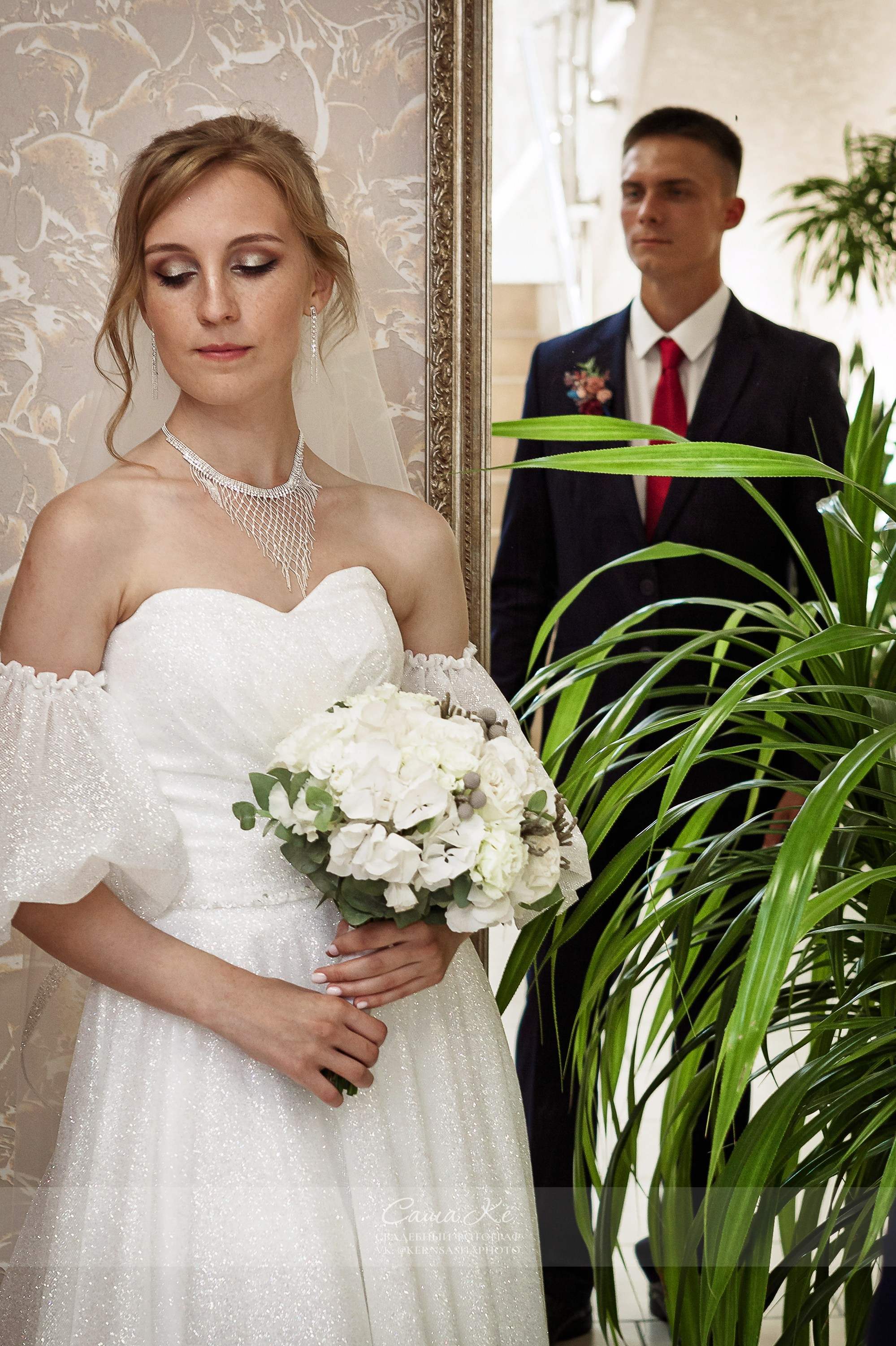 Волшебная фотосессия А&О около Оперного театра. Свадебный, семейный и event фотограф в Новосибирске и Новосибирской области Саша Кё