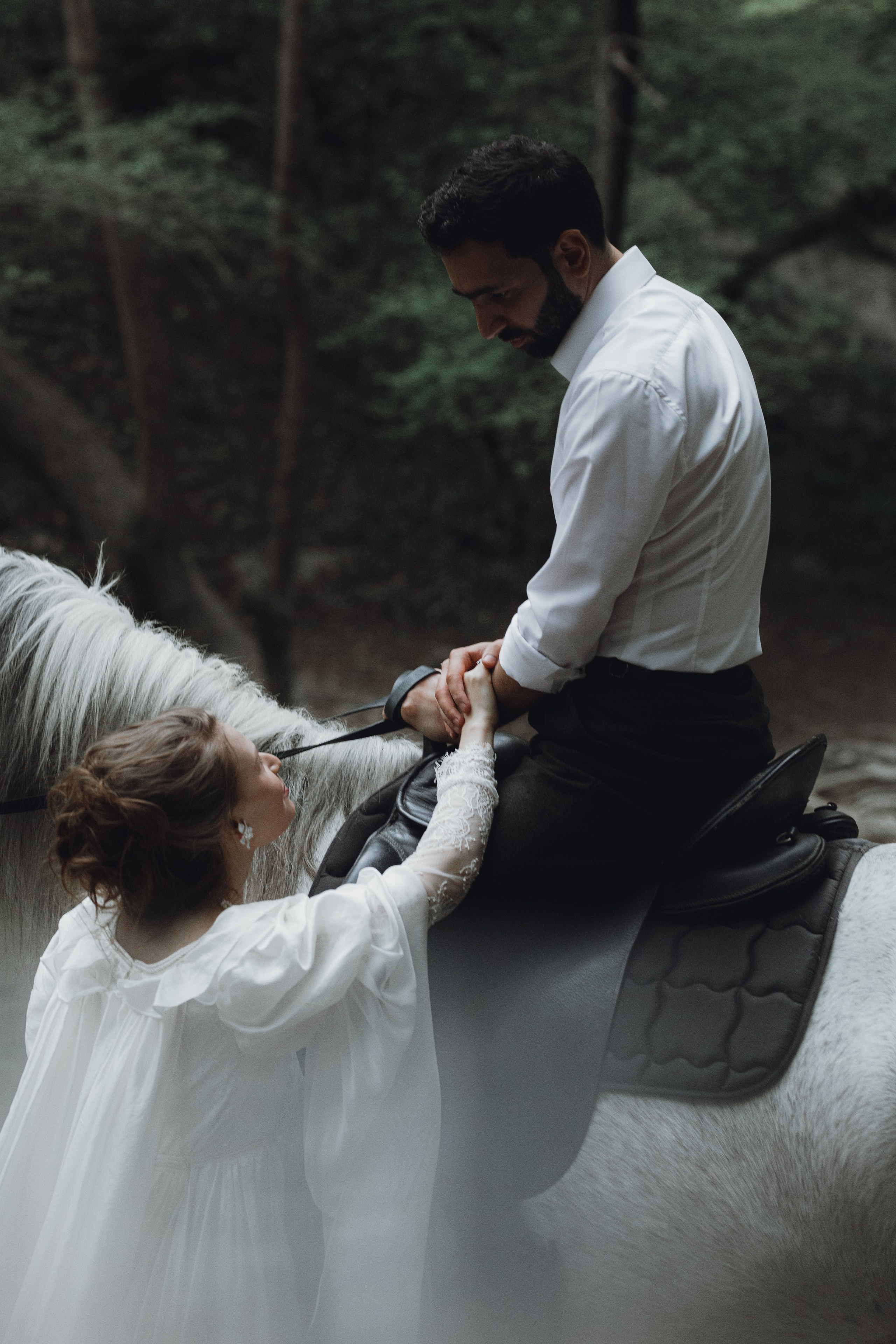 Свадебная фотосессия у водопада. Фотограф Анастасия Залевская