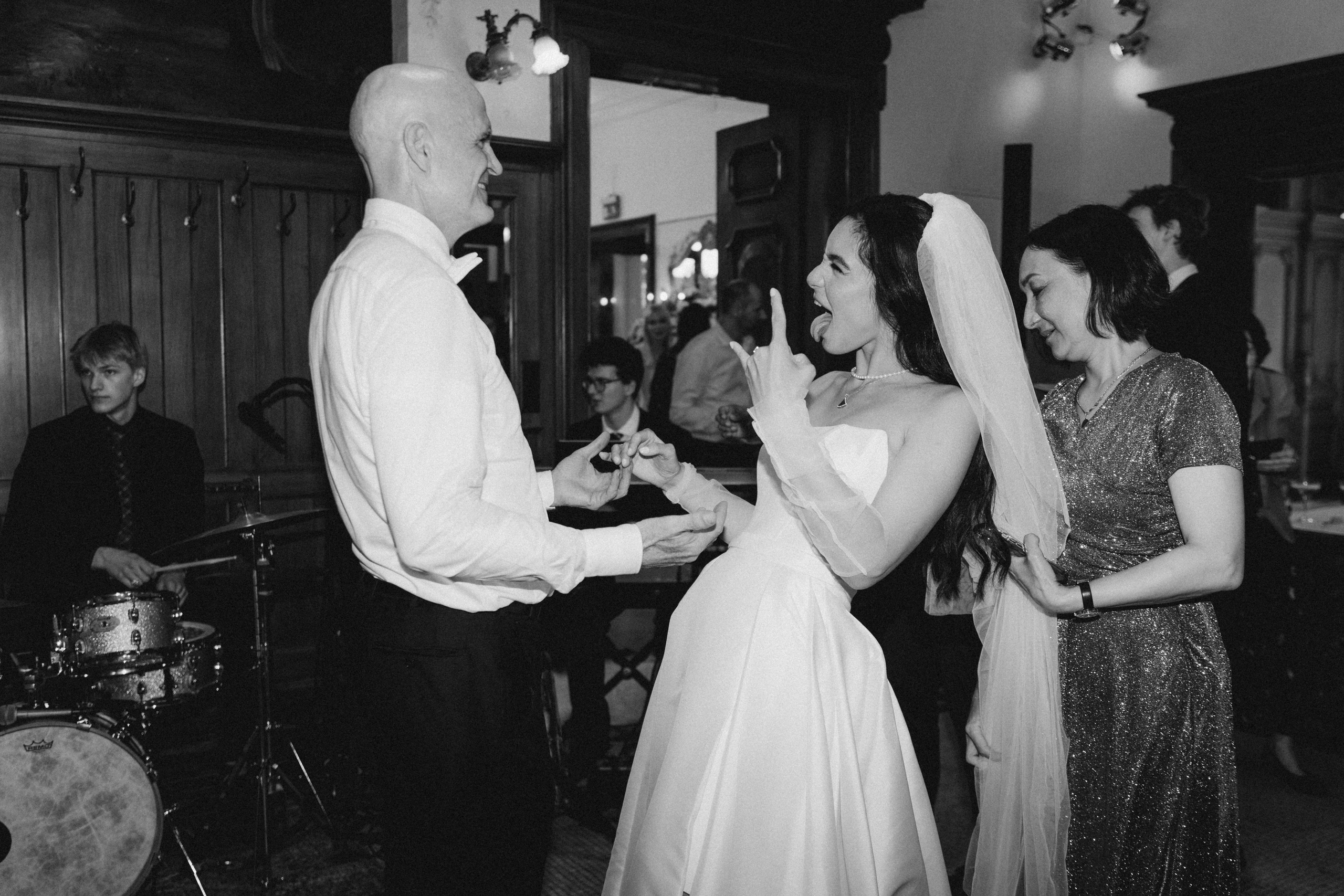 With love from switzerland. Свадебный фотограф в Астане Асанали Балтахан