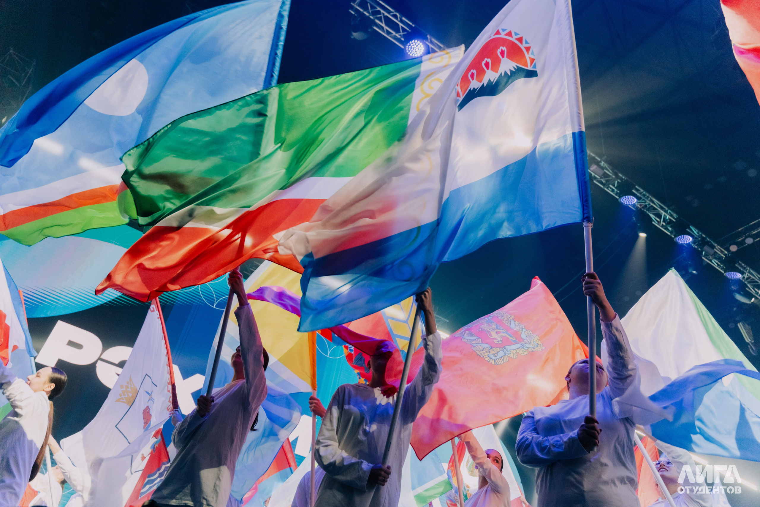 Российская Студенческая Весна 2025. Портретный фотограф в Казани Радомир Заздравных