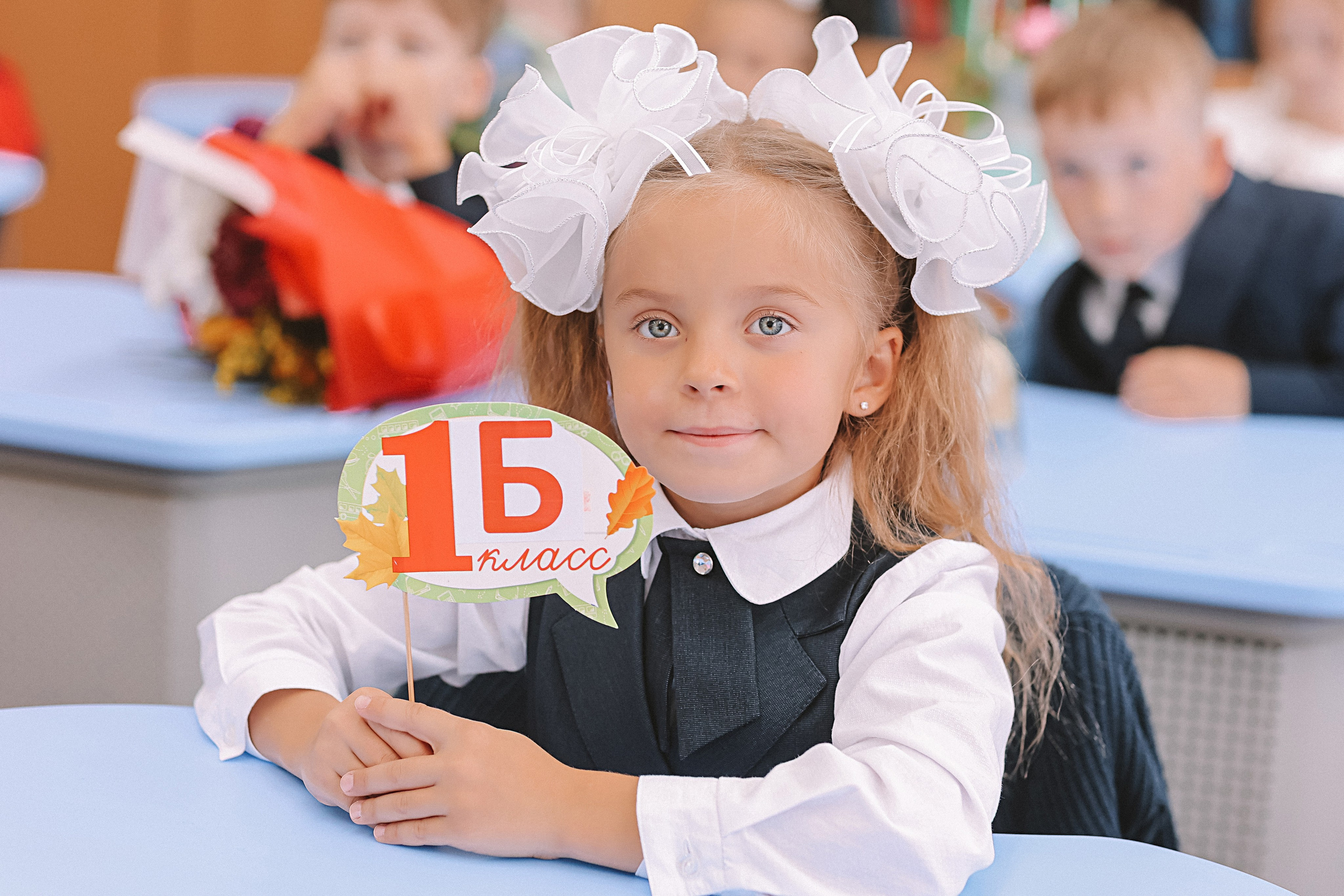 1 сентября линейка+кл час+портреты. Семейный фотограф Тюмень, фотограф на роды Салмина Мария