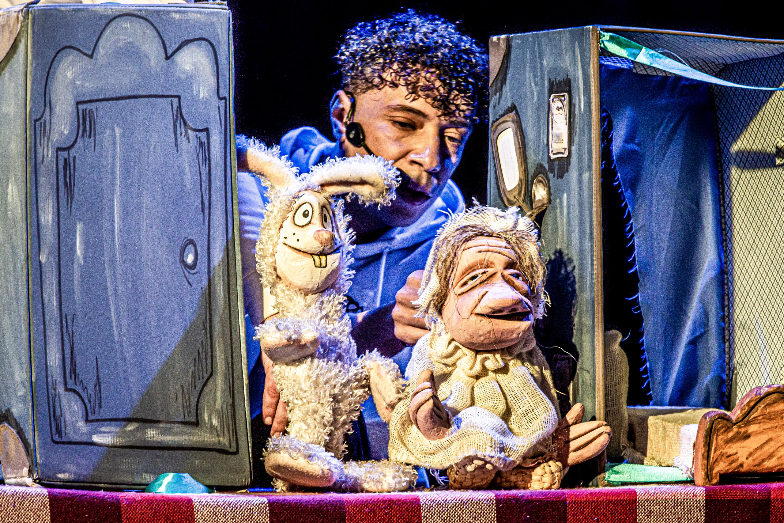 Спектакль театра Саквояж О Красной шапочке. Фотограф в Сочи Юрий Шептаев