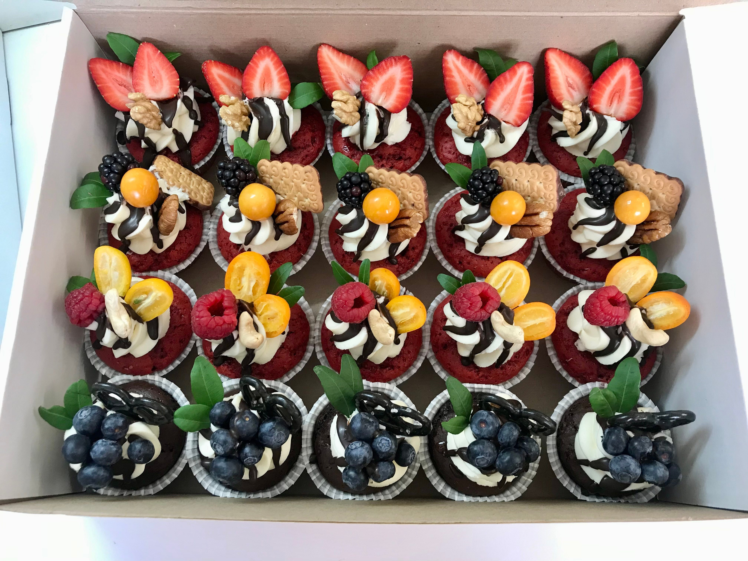 Капкейки фуршетные. Katyasugarsugar капкейки, зефир, торты Москва