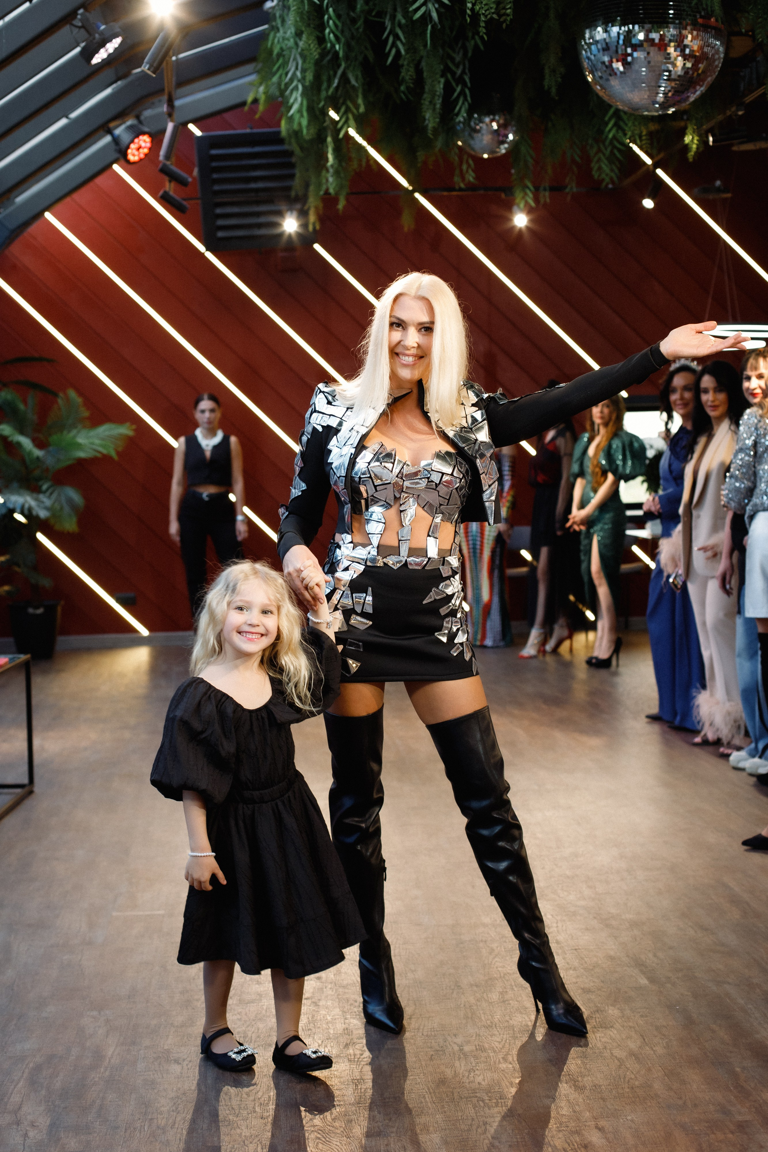 QUEEN KHV [12 ЛЕТ]. СВОИ. ФОТООТЧЕТЫ-СОБЫТИЯ-МЕСТА