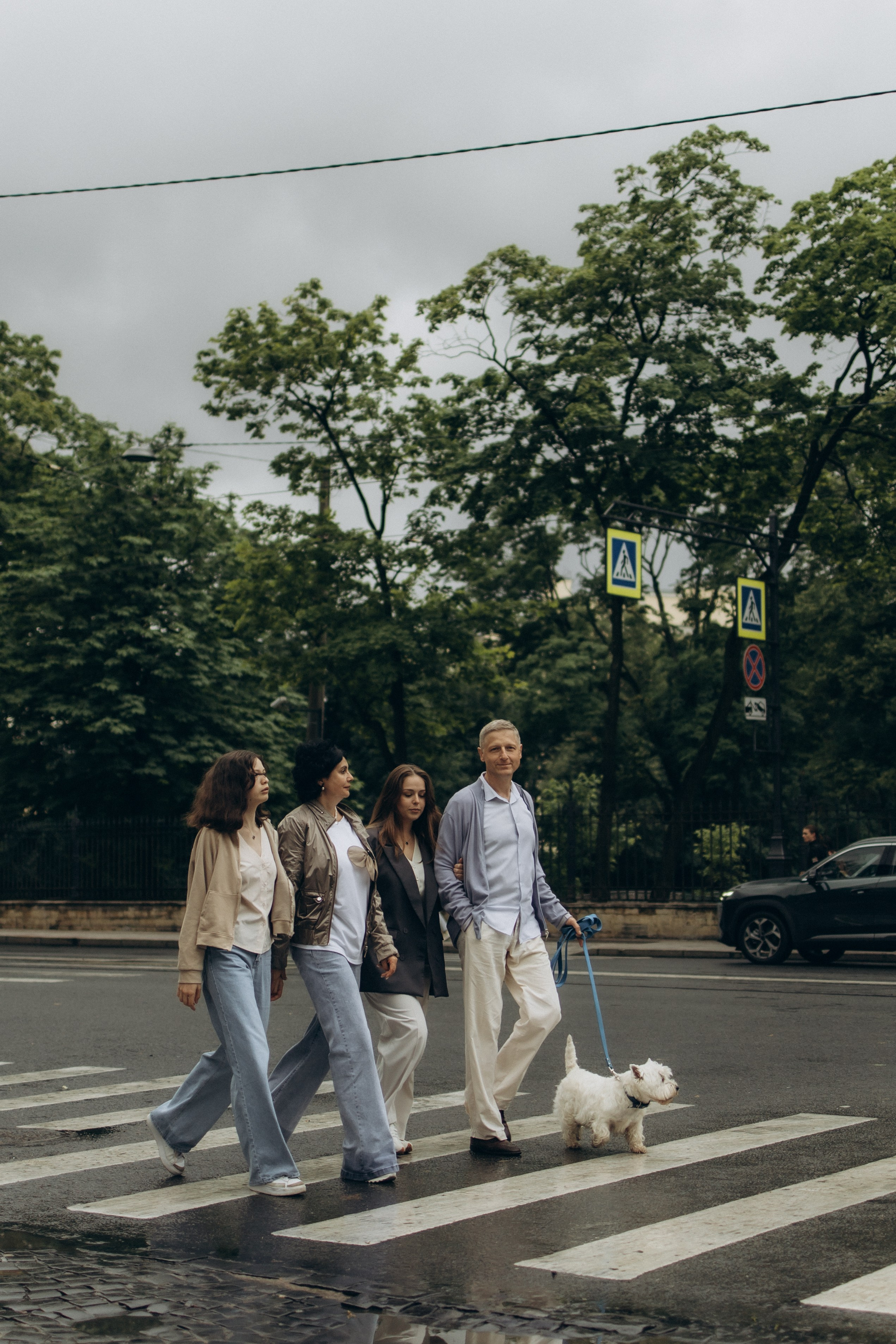 Моника, Мишель, Юлия, Дмитрий и песик Беня. Семейный, домашний, ньюборн фотограф Москва Цветкова Елизавета