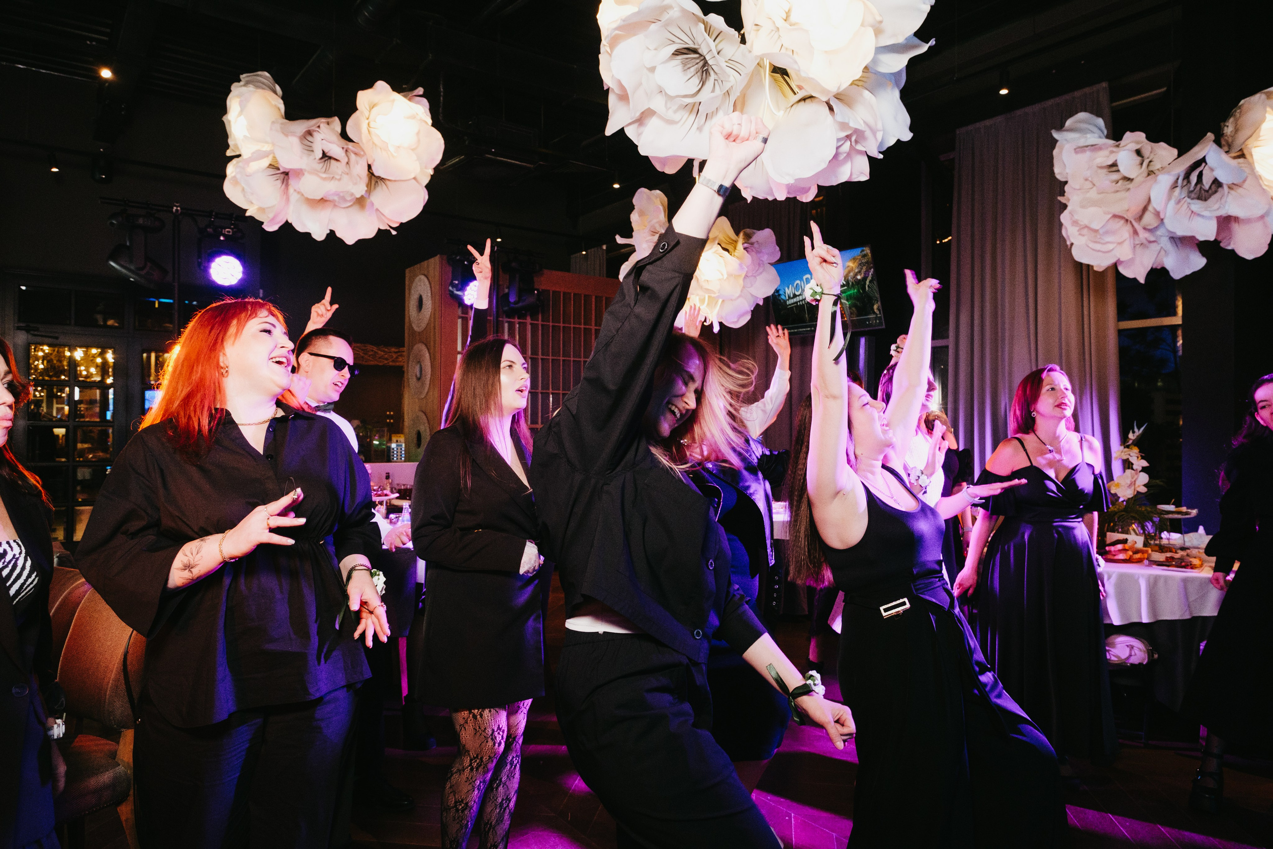 Корпоратив в Сириусу (Адлер) 10 лет компании. Свадебный фотограф Денис Ожигин в Краснодаре и крае. Эмоциональная и стильная съемка вашего дня