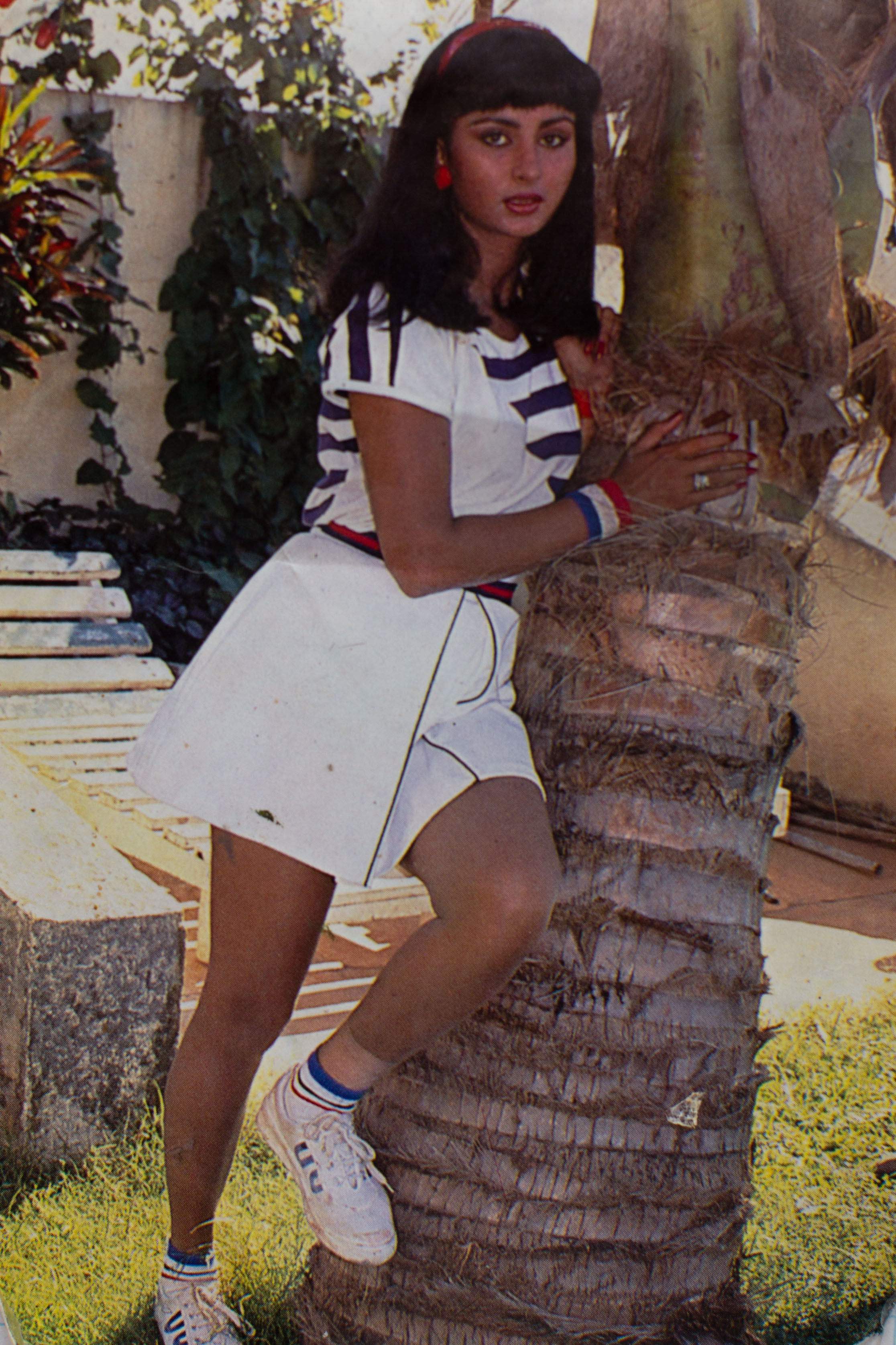 Перед тем, как уйти на боевую операцию, Игорь Осипов заранее подписал эту открытку с пакистанской актрисой, купленную на месте службы. Открытку должны были отправить сослуживцы, пока он был на задании. Но маме привезли ее в месте с телом сына. (Открытка из семейного архива)