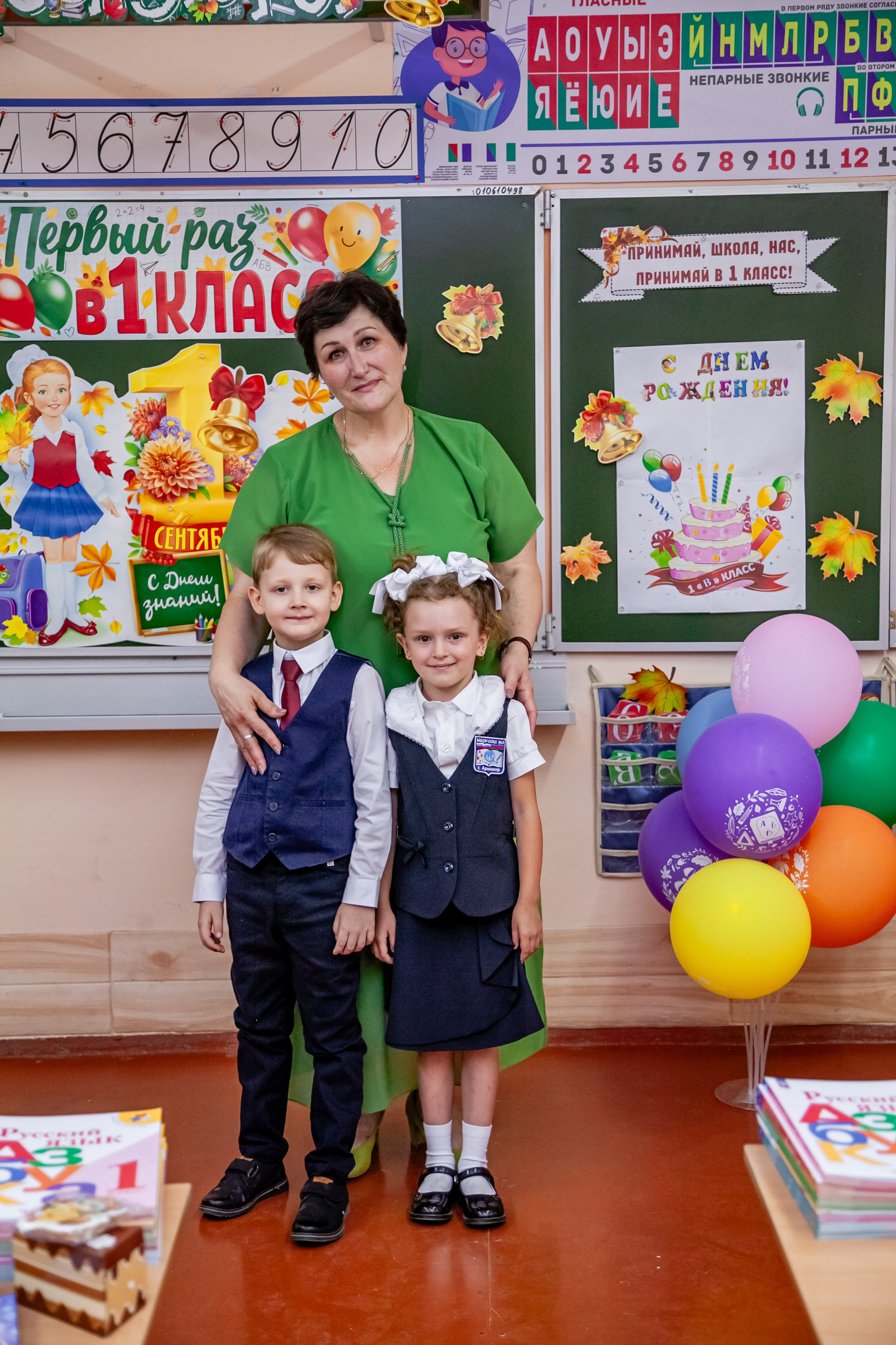 1 сентября линейка. Свадебный и семейный фотограф в Армавире