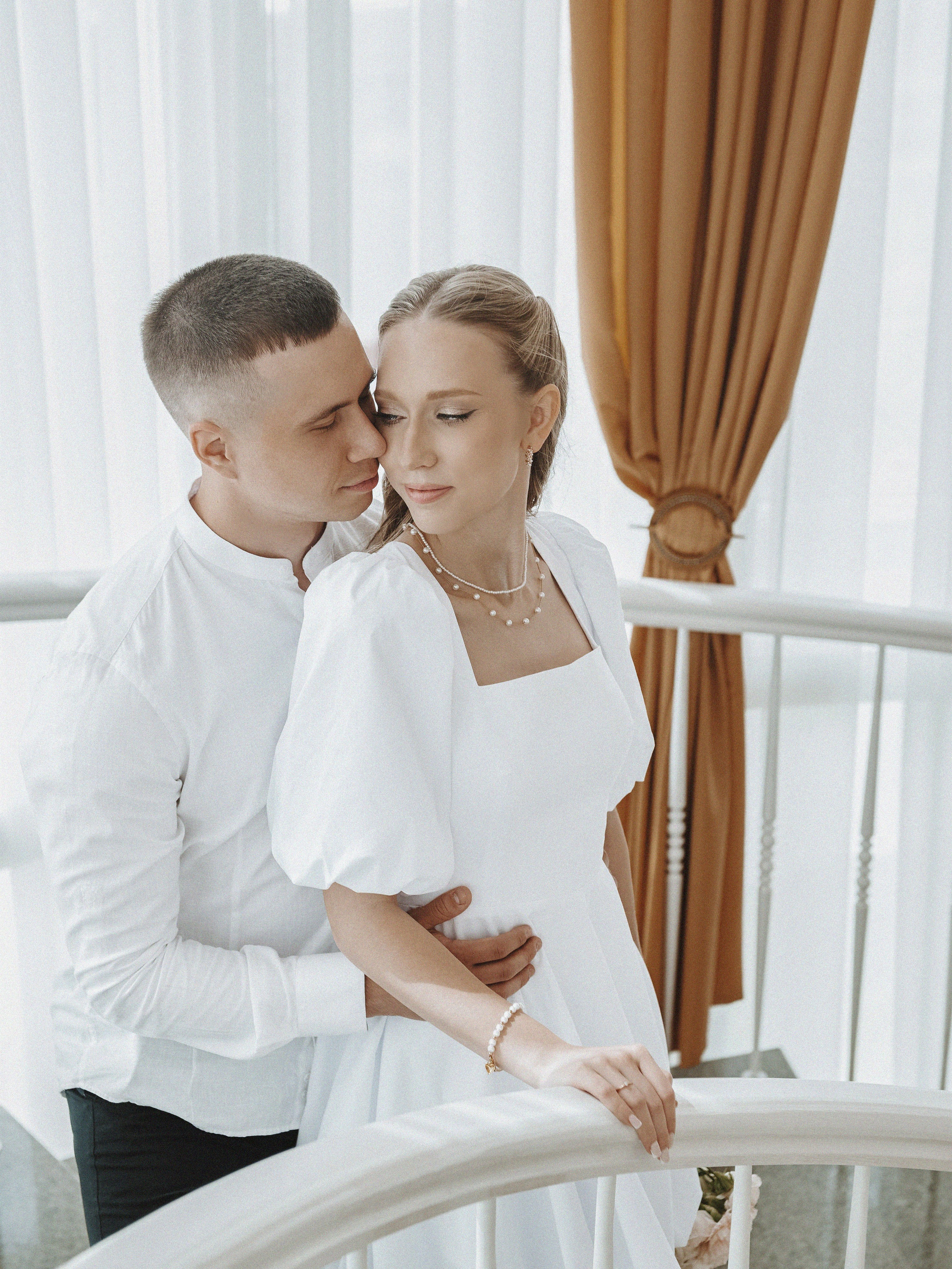 Свадебная прогулка у ЖК Чикаго — гармония любви и современной архитектуры.