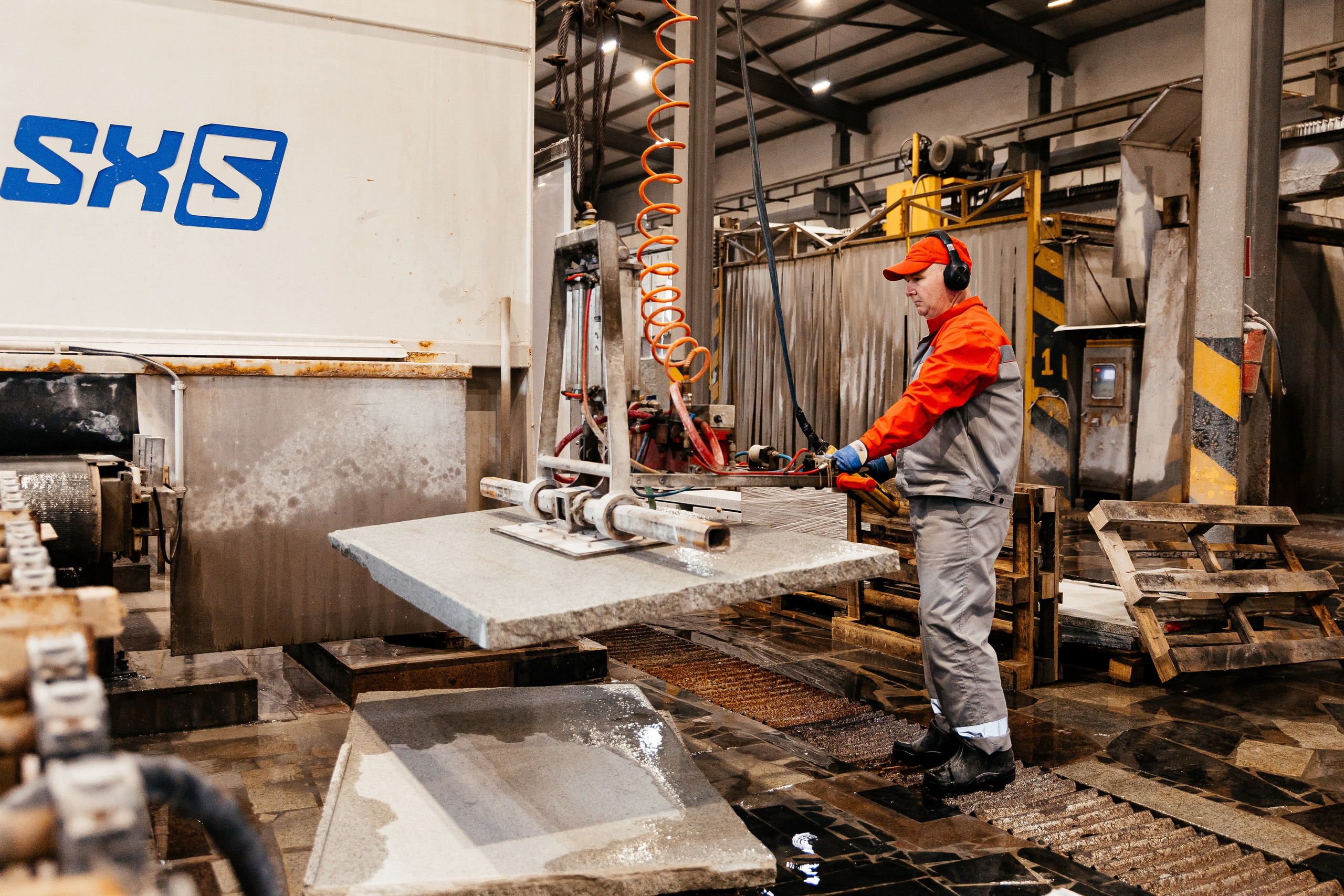 Камнеобрабатывающий завод. Ваш самый лучший фотограф!