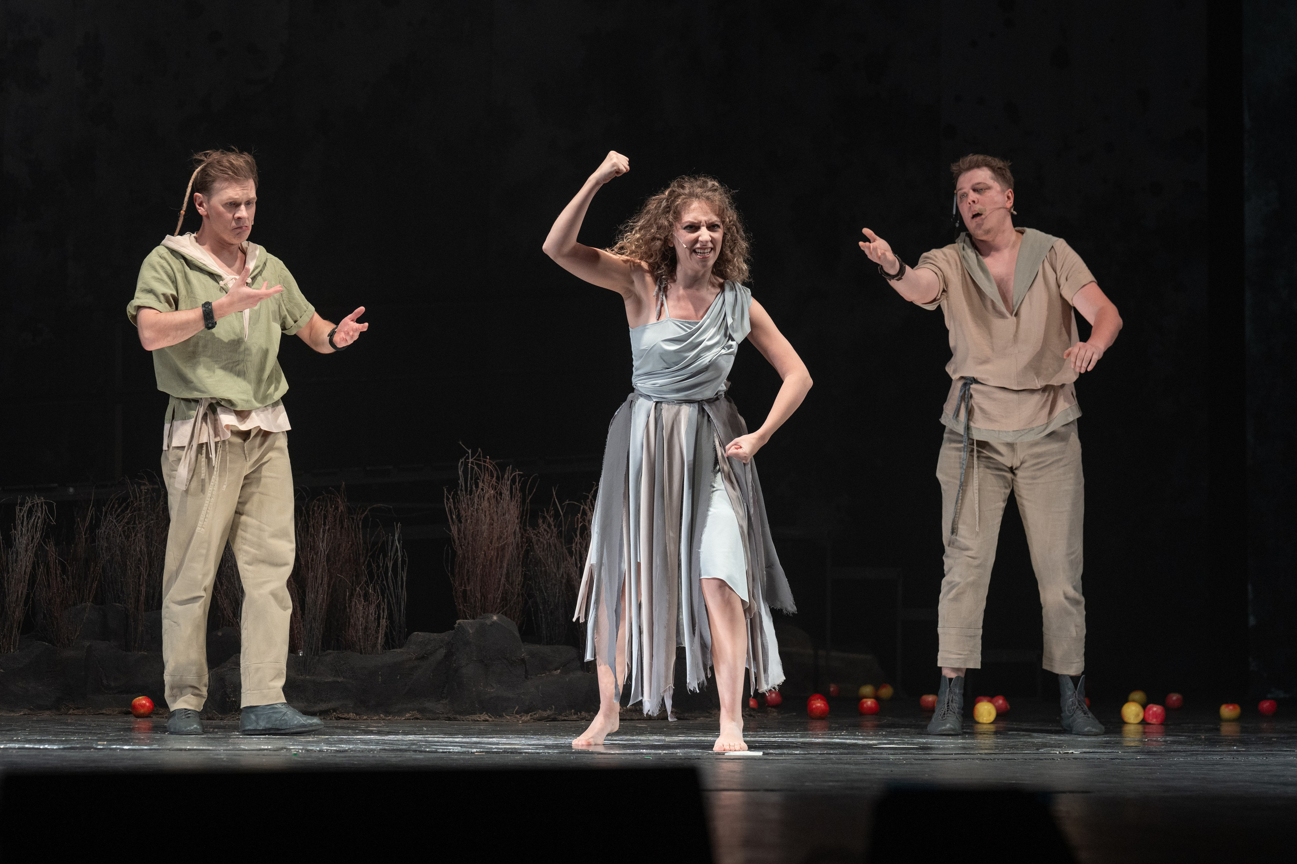 Алтайский молодёжный театр: Яга. Сайт фотографа Сергея Абрамова