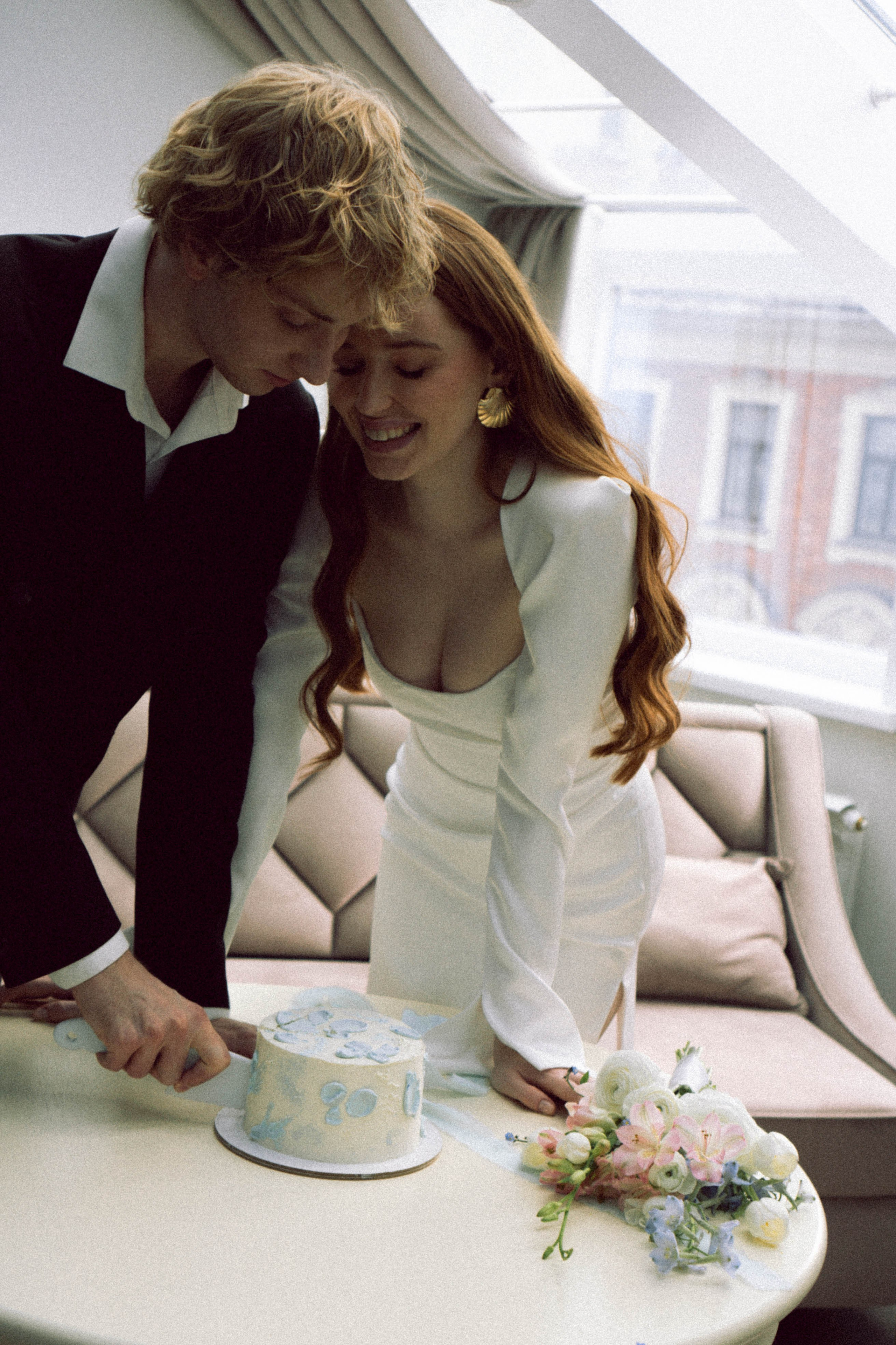 СВАДЕБНАЯ СЬЕМКА В ОТЕЛЕ. СБОРЫ ЖЕНИХА И НЕВЕСТЫ И ТАКЖЕ ТОР И ПОДГОТОВКА К ПРОГУЛКЕ. Профессиональный фотограф, Санкт-Петербург — Виктория Богомолова