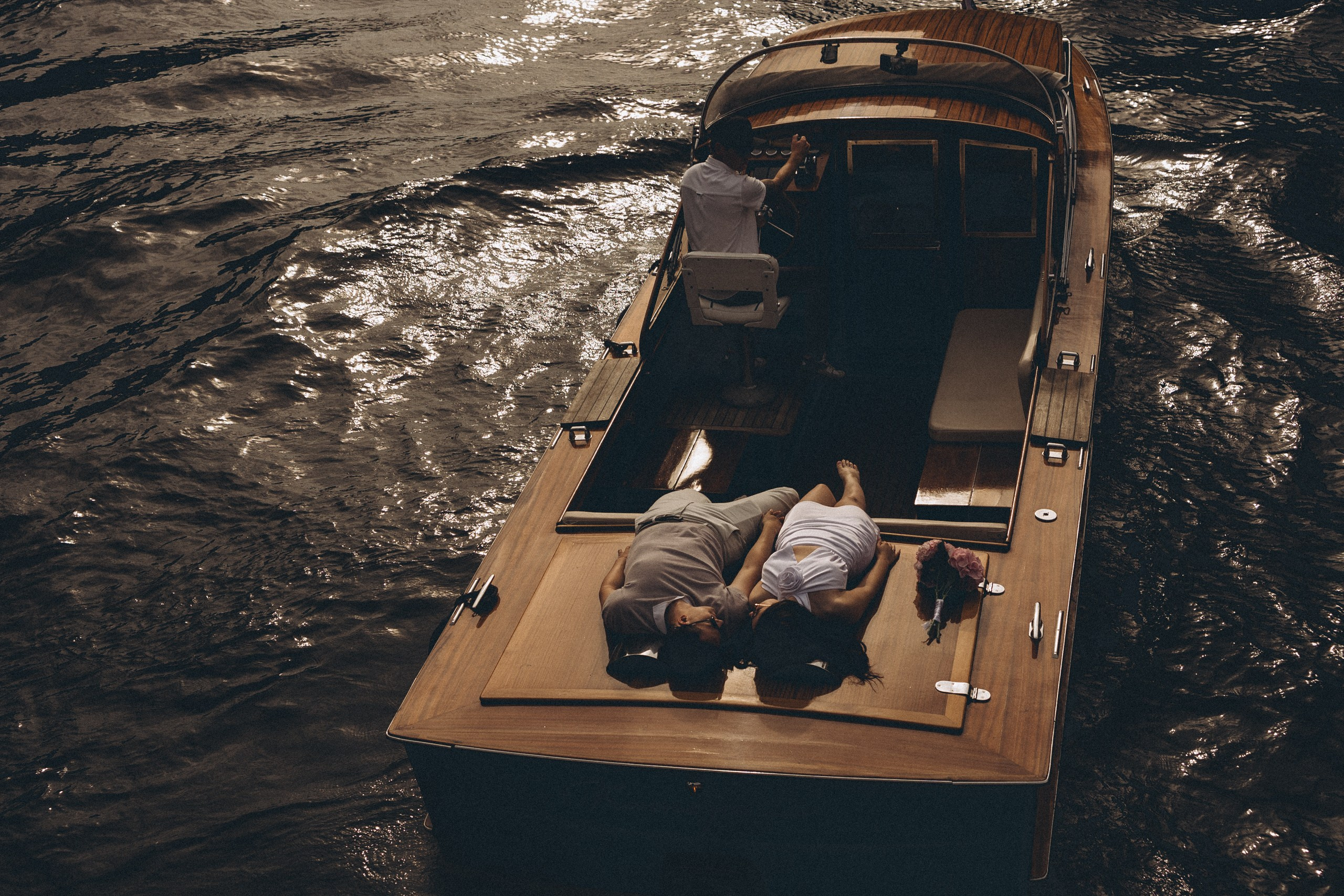 СВАДЕНБНАЯ СЬЕМКА НА КАТЕРЕ ПО КАНАЛАМ САНКТ-ПЕТЕРБУРГА И В АКВАТОРИИ НЕВЫ. Профессиональный фотограф, Санкт-Петербург — Виктория Богомолова