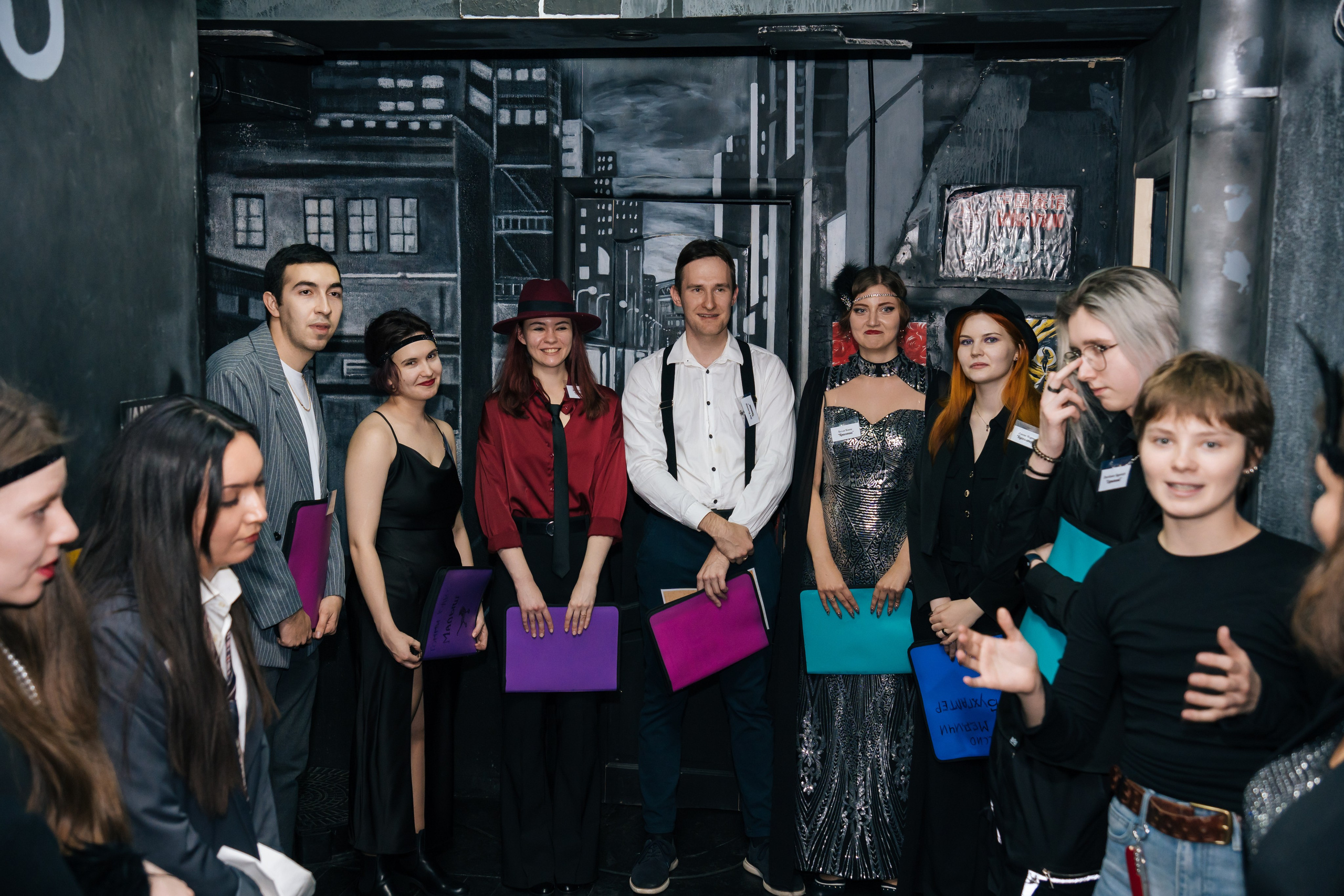 Квесты и праздники в Нелогике. Фотограф в Москве. Индивидуальные и парные съёмки, мероприятия, промо-съёмки для артистов