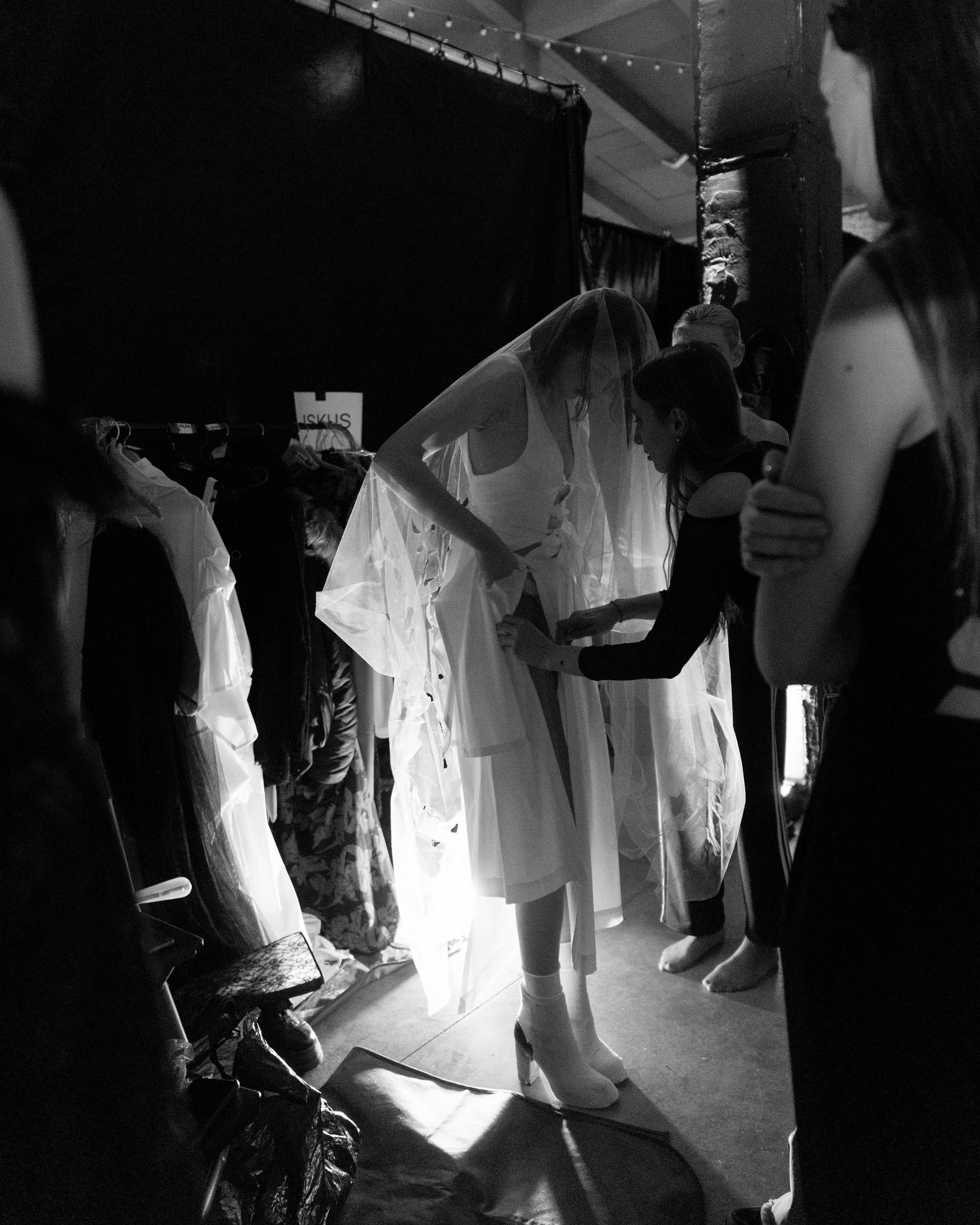 AUXI FASHION SHOW 2024. Backstage. Свадебный фотограф в Санкт‑Петербурге Елена Пчельникова