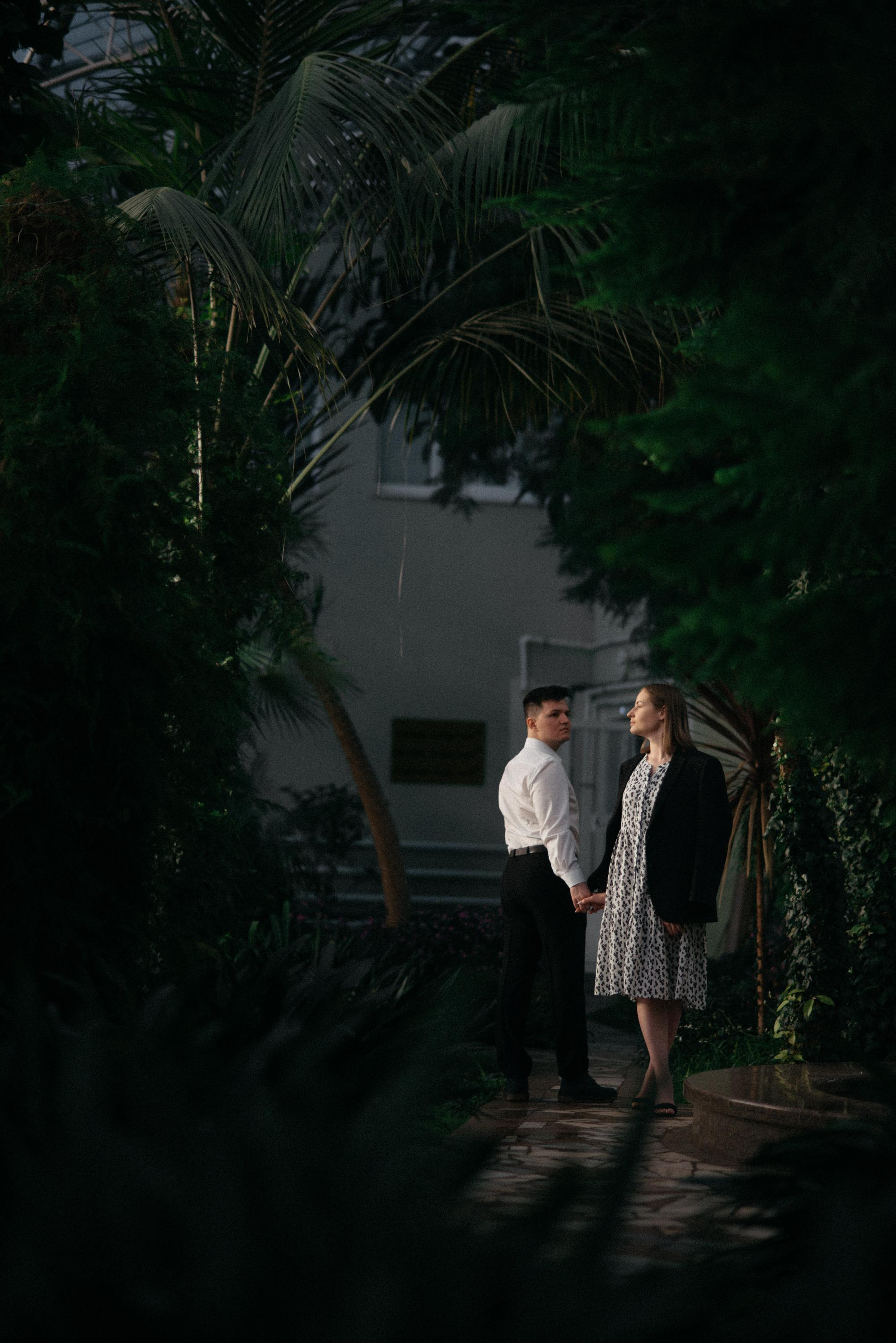 В зимнем саду (Санаторий Металлург). Свадебный фотограф Ижевск Петр Шишков