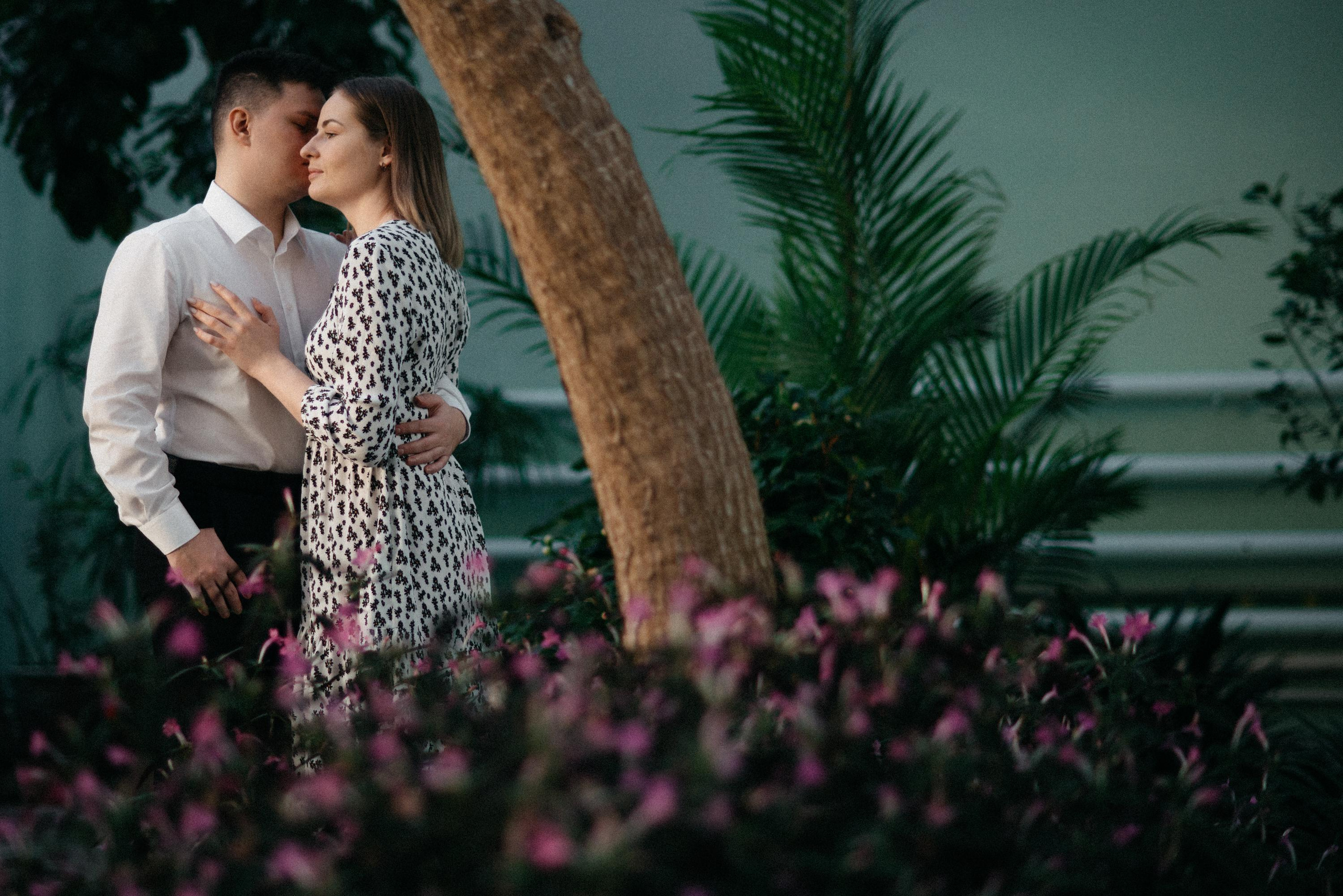 В зимнем саду (Санаторий Металлург). Свадебный фотограф Ижевск Петр Шишков