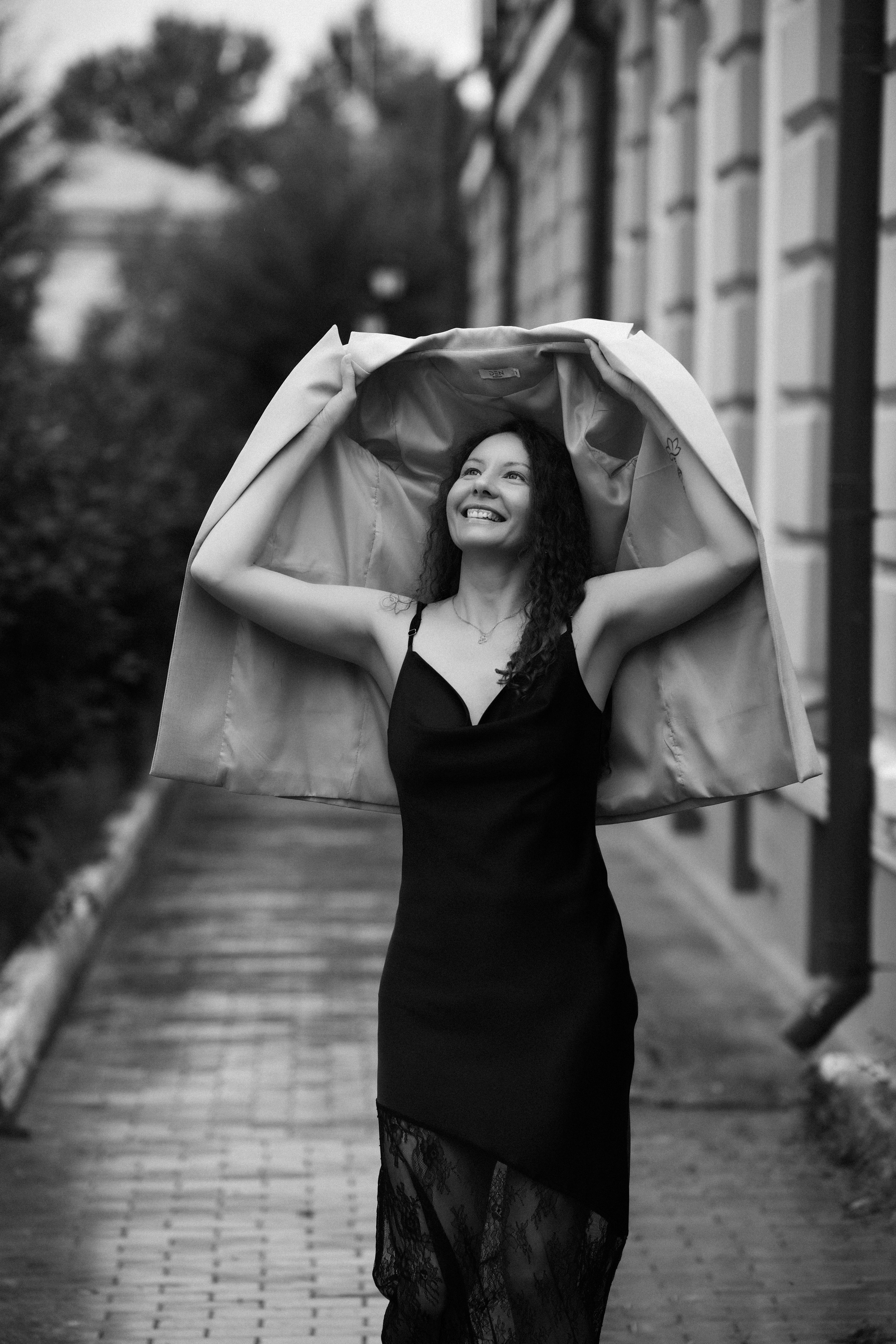 Женская фотосессия в дождь в Чите