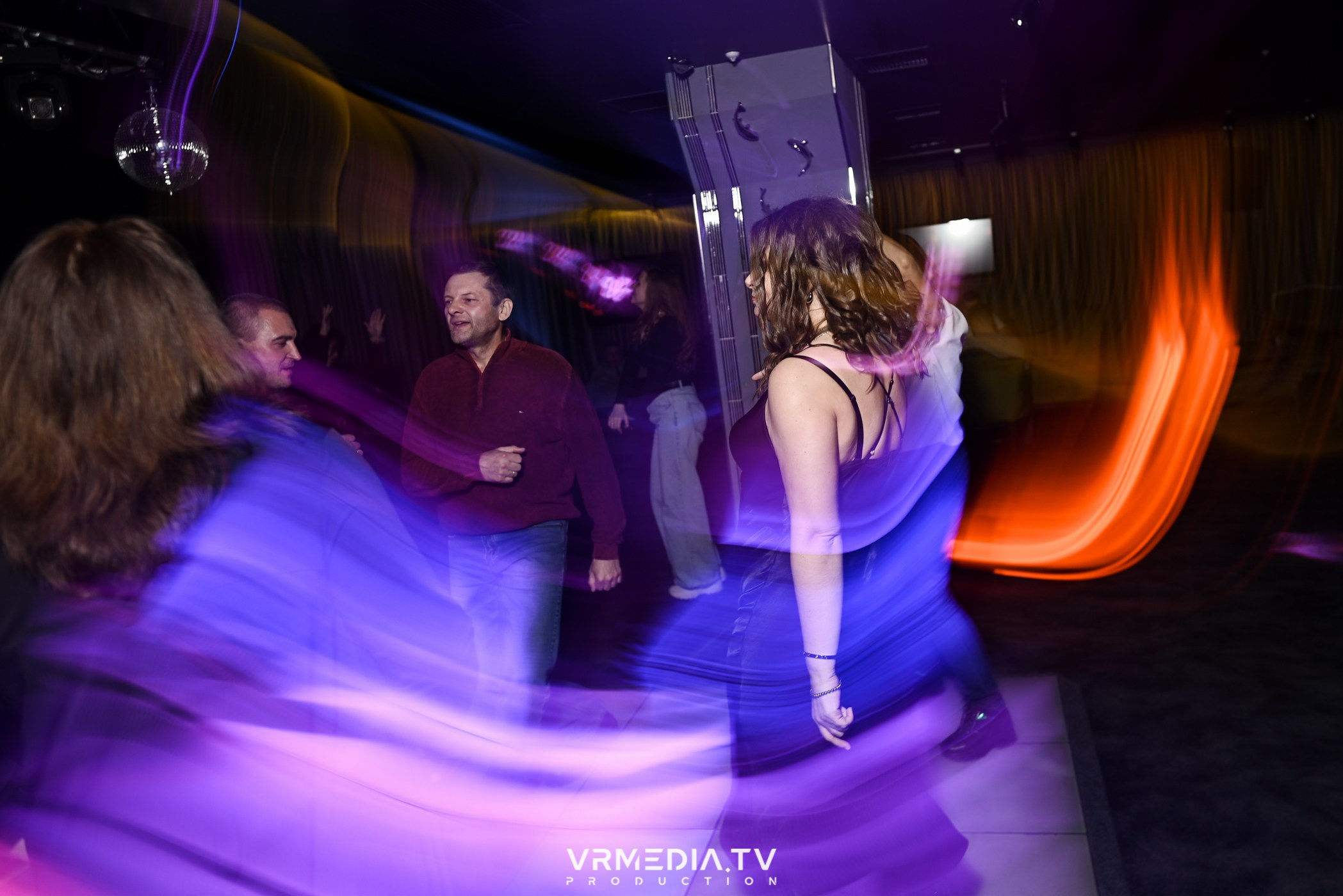 DISCO 00’S в караоке-баре «Volna»