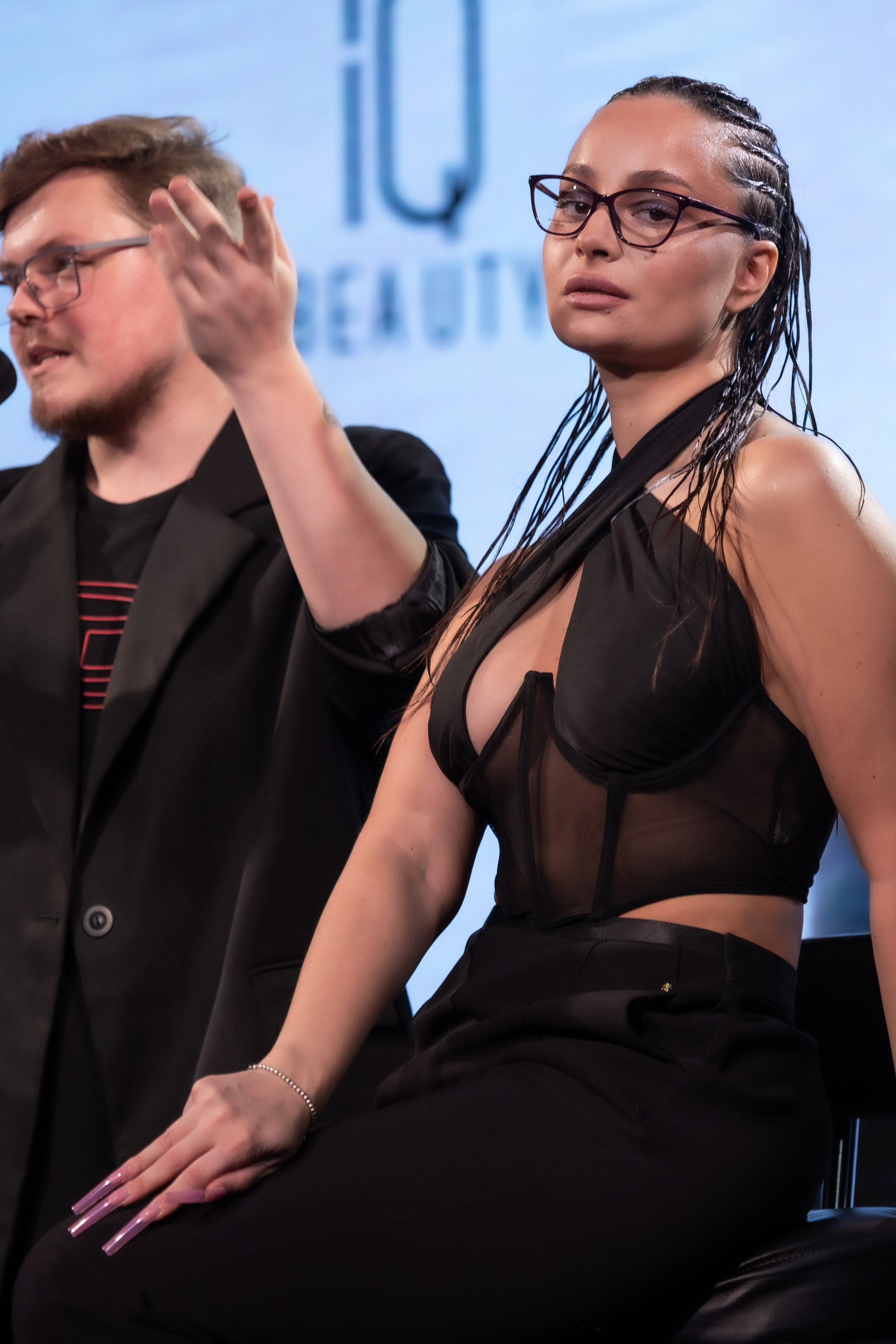 Мастер-класс по макияжу на Модной волне от Ивана Смирнова, звездного визажиста. Студия фото, видеографии и мультимедийного дизайна в Москве Multi Frame Studio