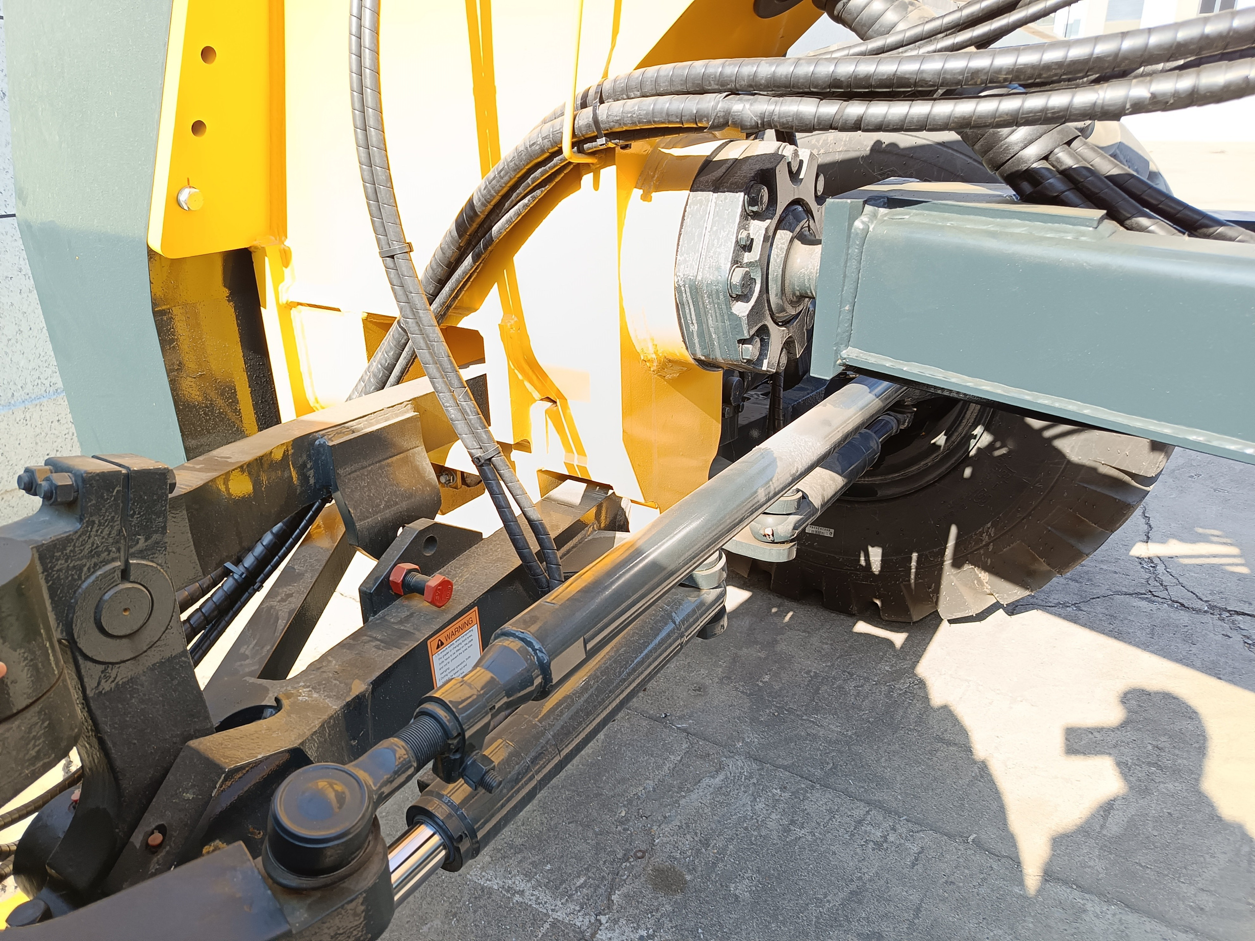 Фото грейдер Beezone G732Т (B26TMG-A). Продажа и обслуживание грузовой техники и спецтехники в г. Новосибирск компания СТИ