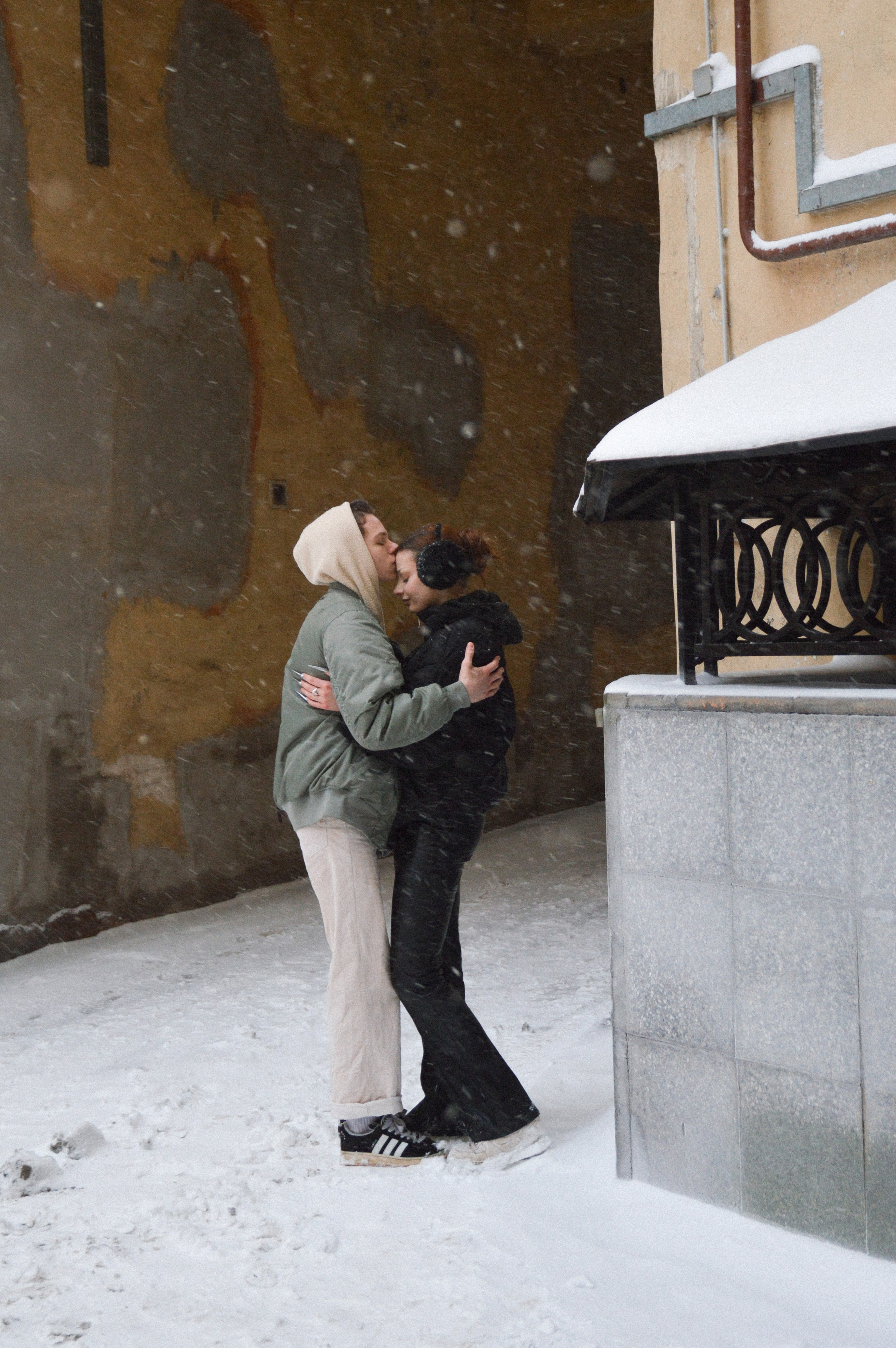 Под снегом. Питерский фотограф