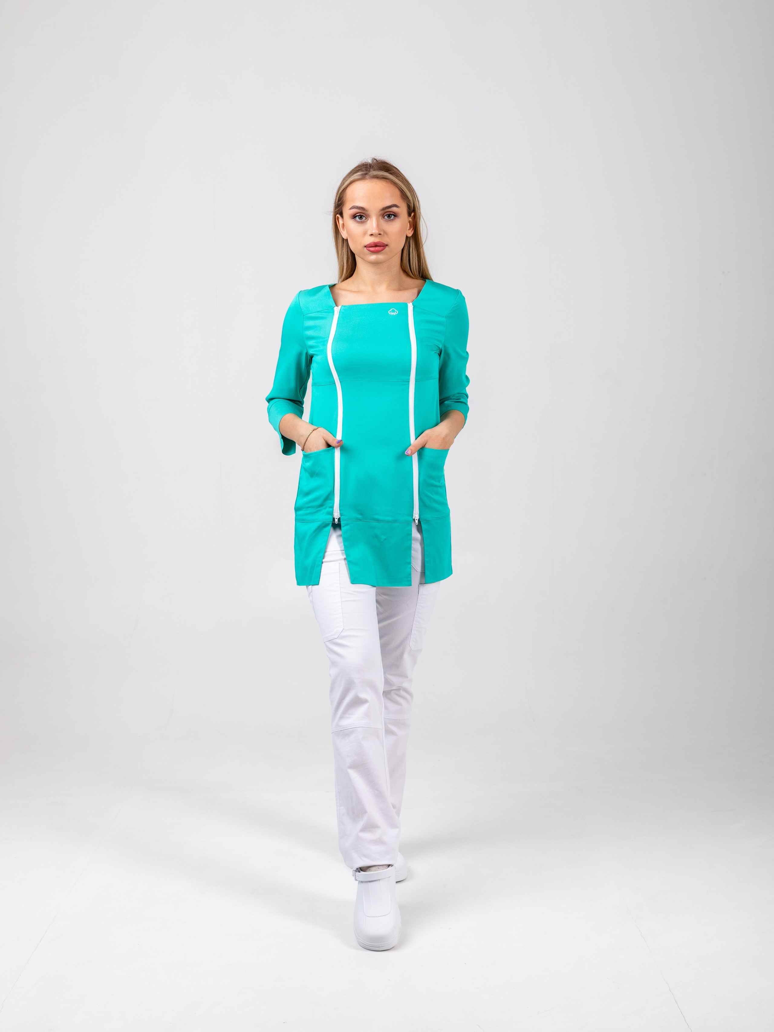 White Wears медицинская одежда премиум качества. Фотограф FOTOBANKA