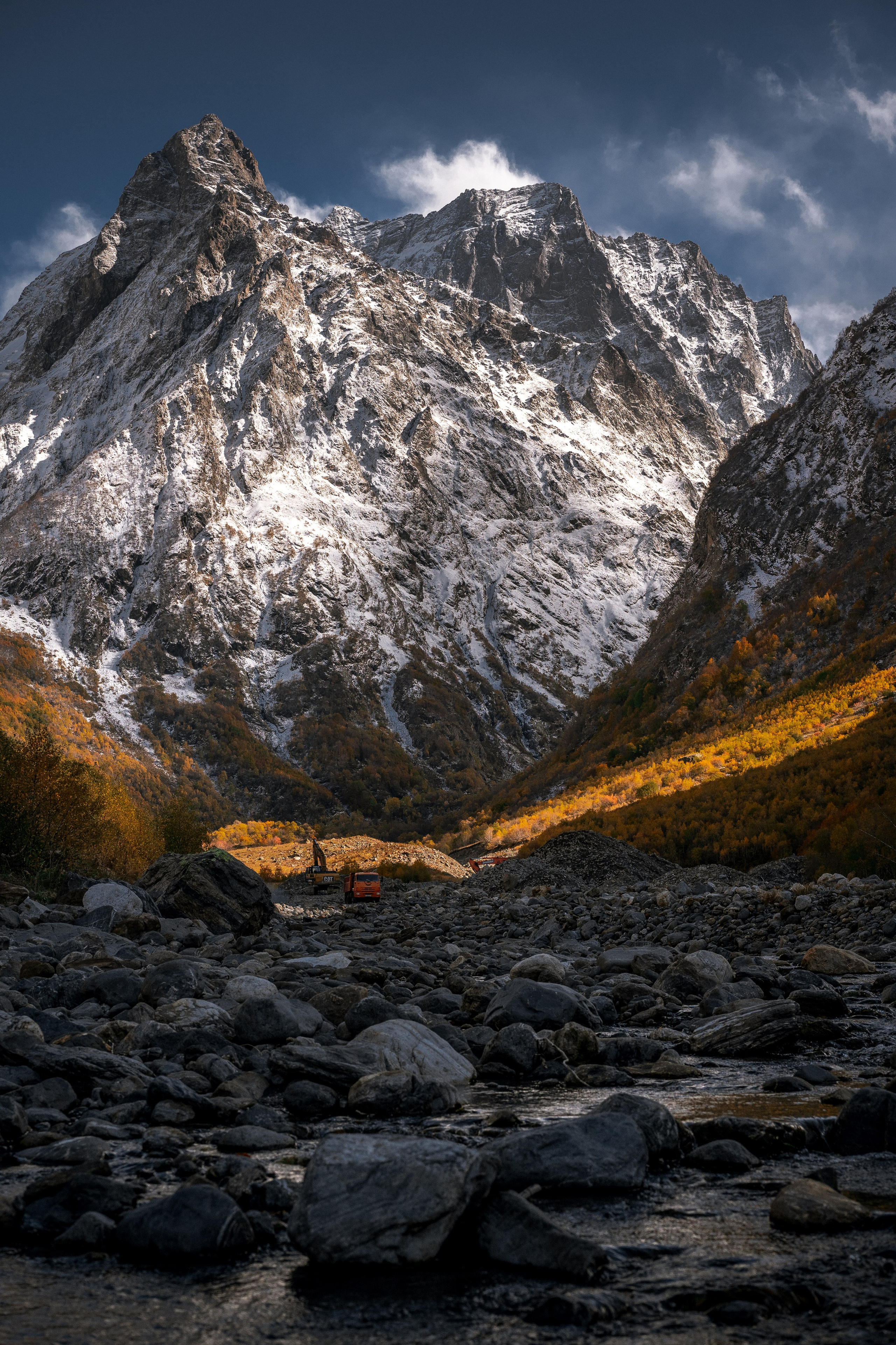Вид на вершину Домбай-Ульген