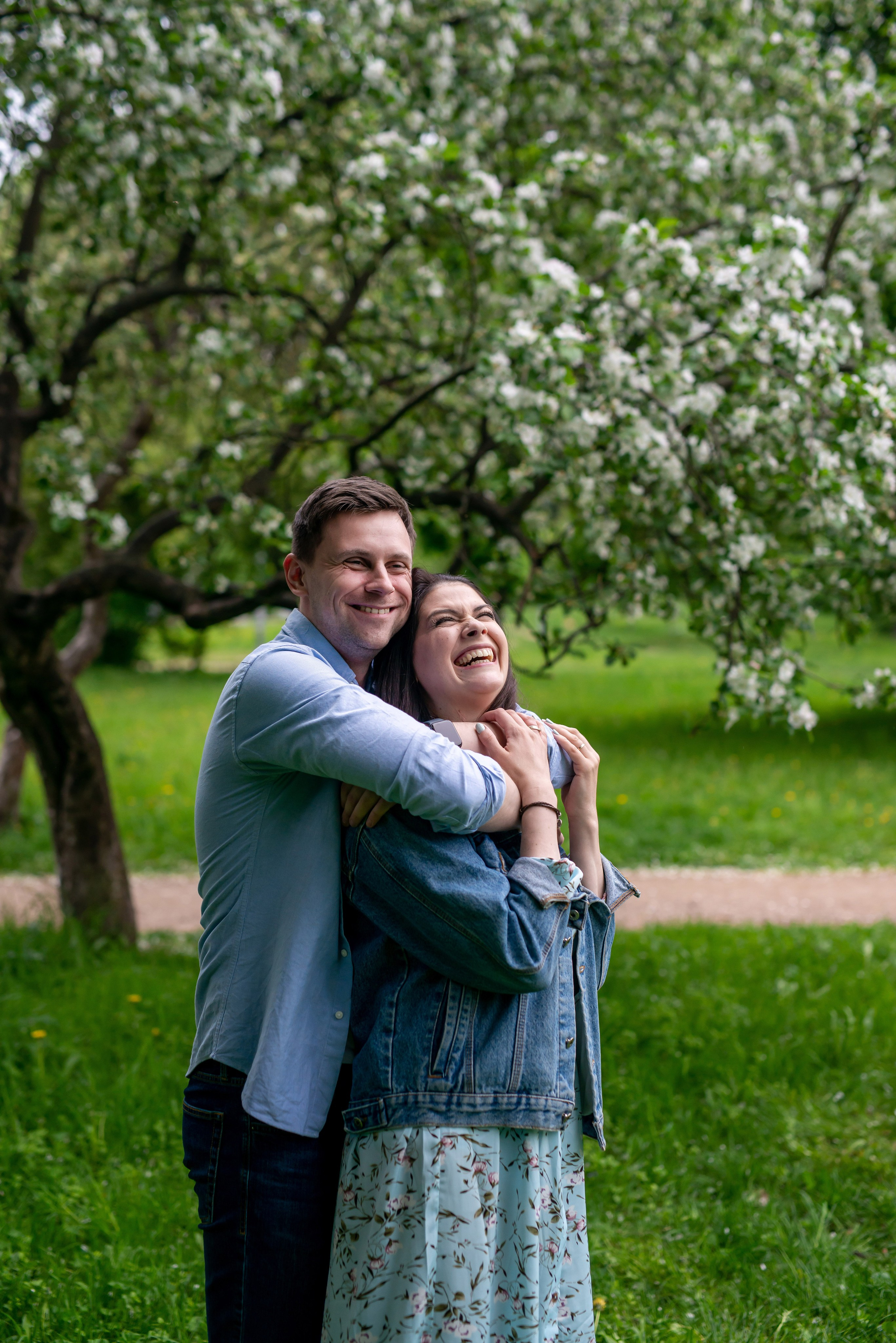 Наташа и Дима (фотосессия в цветущих садах). Портретный, семейный и свадебный фотограф в Санкт-Петербурге и в Пушкине Ширяев Денис