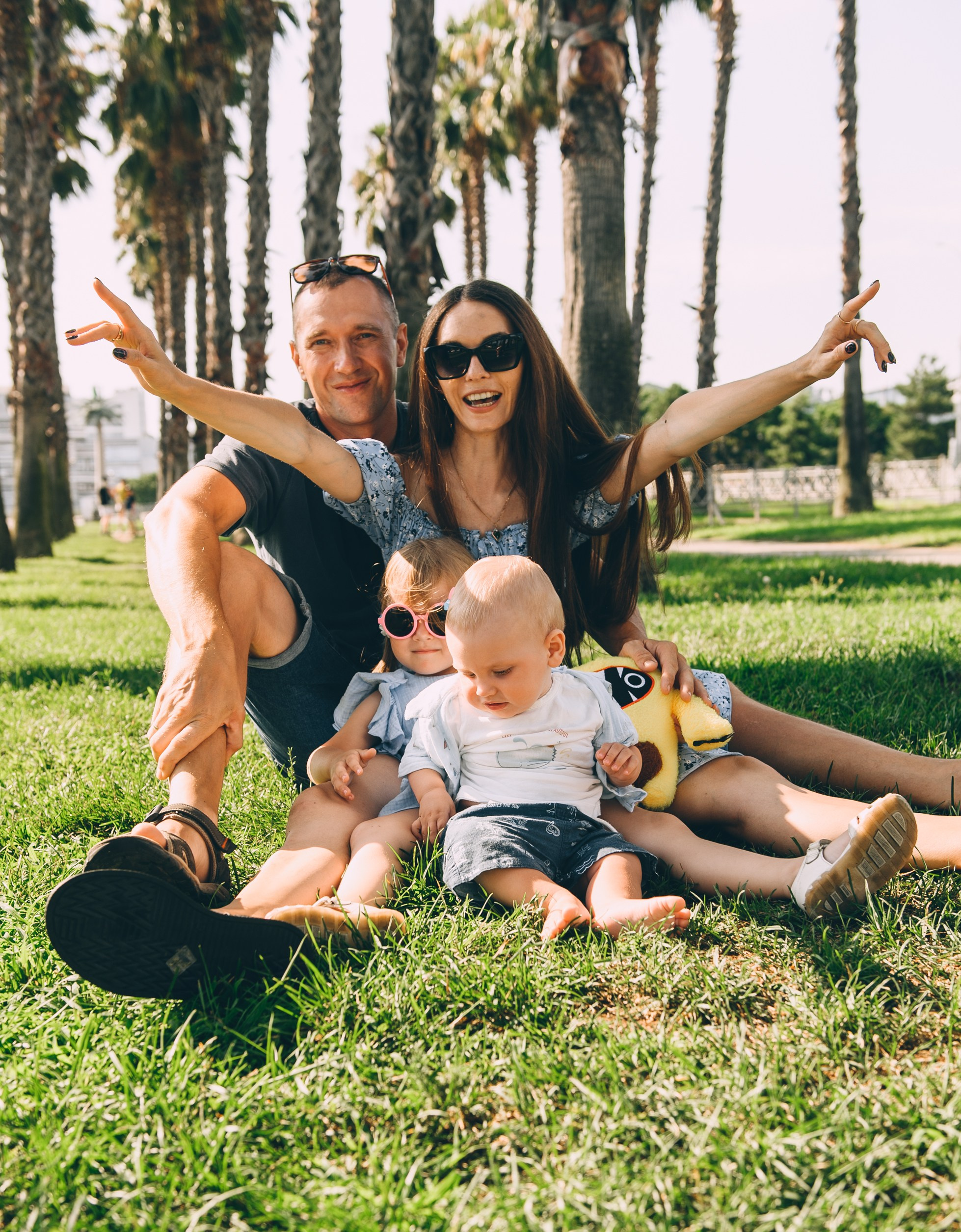 Пальмовая семейная прогулка. Свадебный и семейный фотограф София Невская