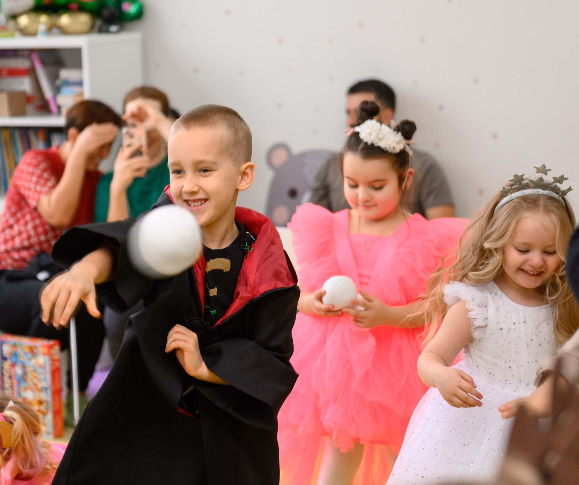 Елка 2025 в детском саду Мишка клуб. Свадебный и семейный фотограф София Невская