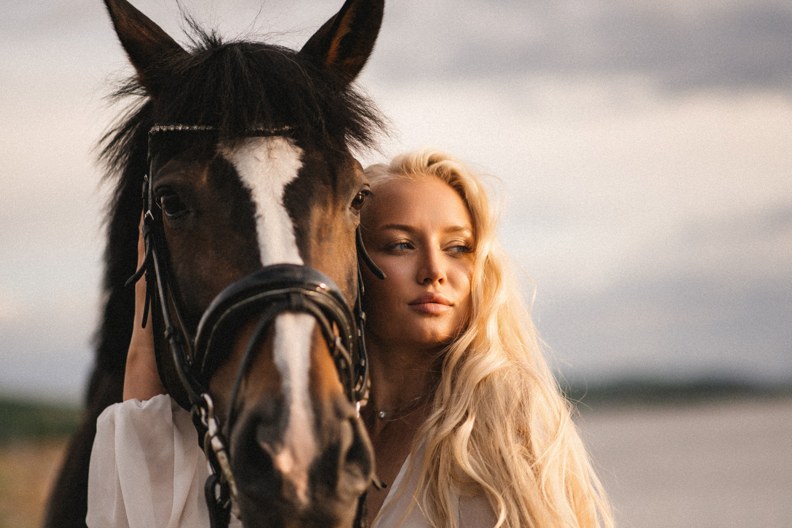 Валерия. Атмосферная фотосессия с лошадью. Фотограф в Мурманске Екатерина Рудак