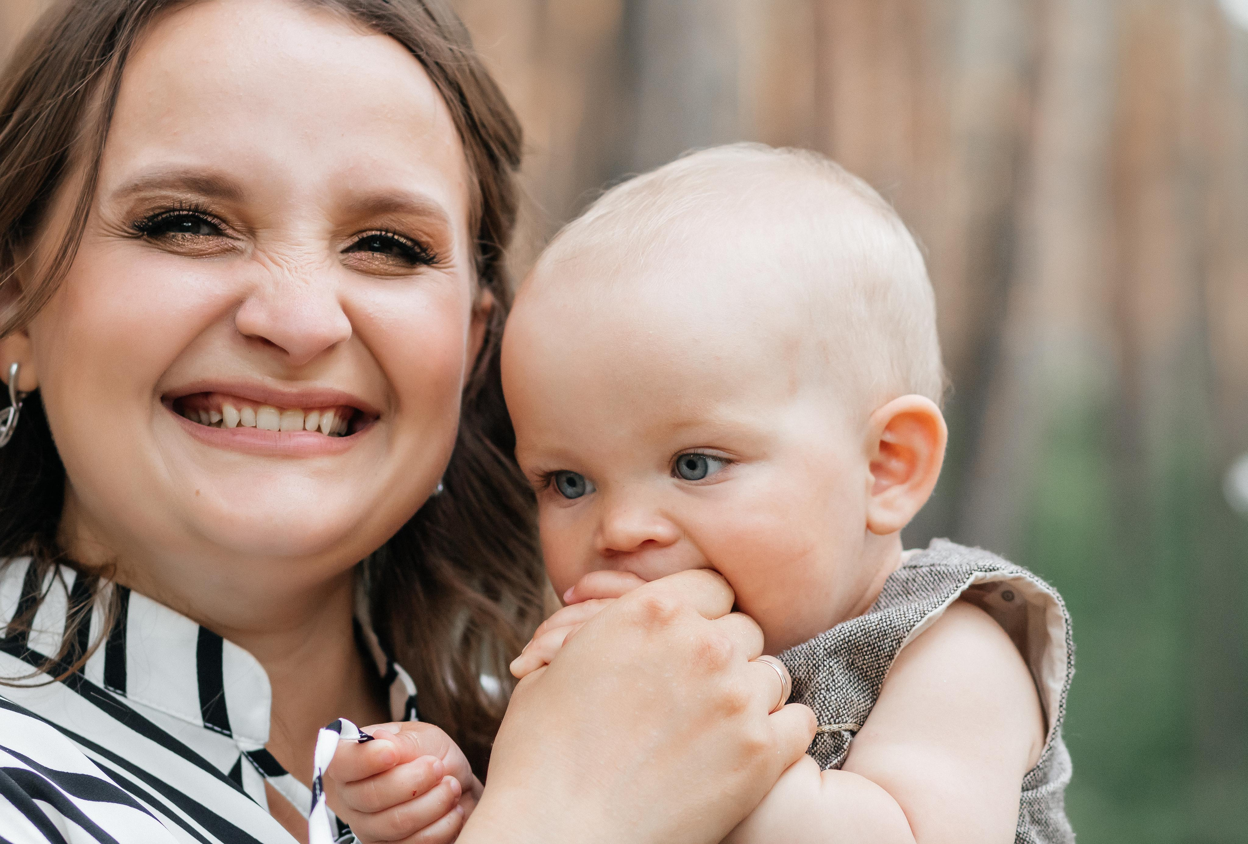 Виктория, мама Мария и папа Александр. Фотограф Солигорск