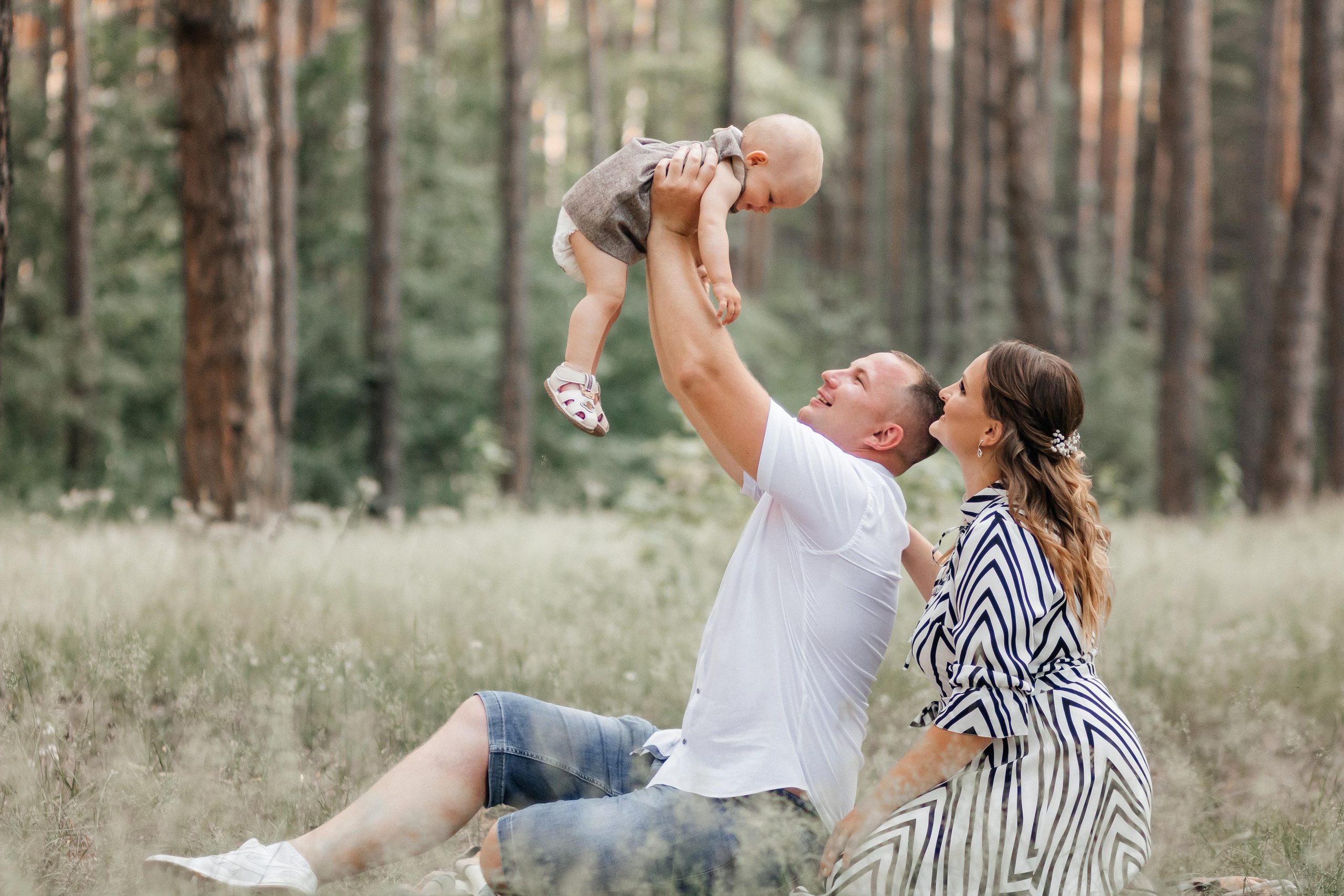 Виктория, мама Мария и папа Александр. Фотограф Солигорск