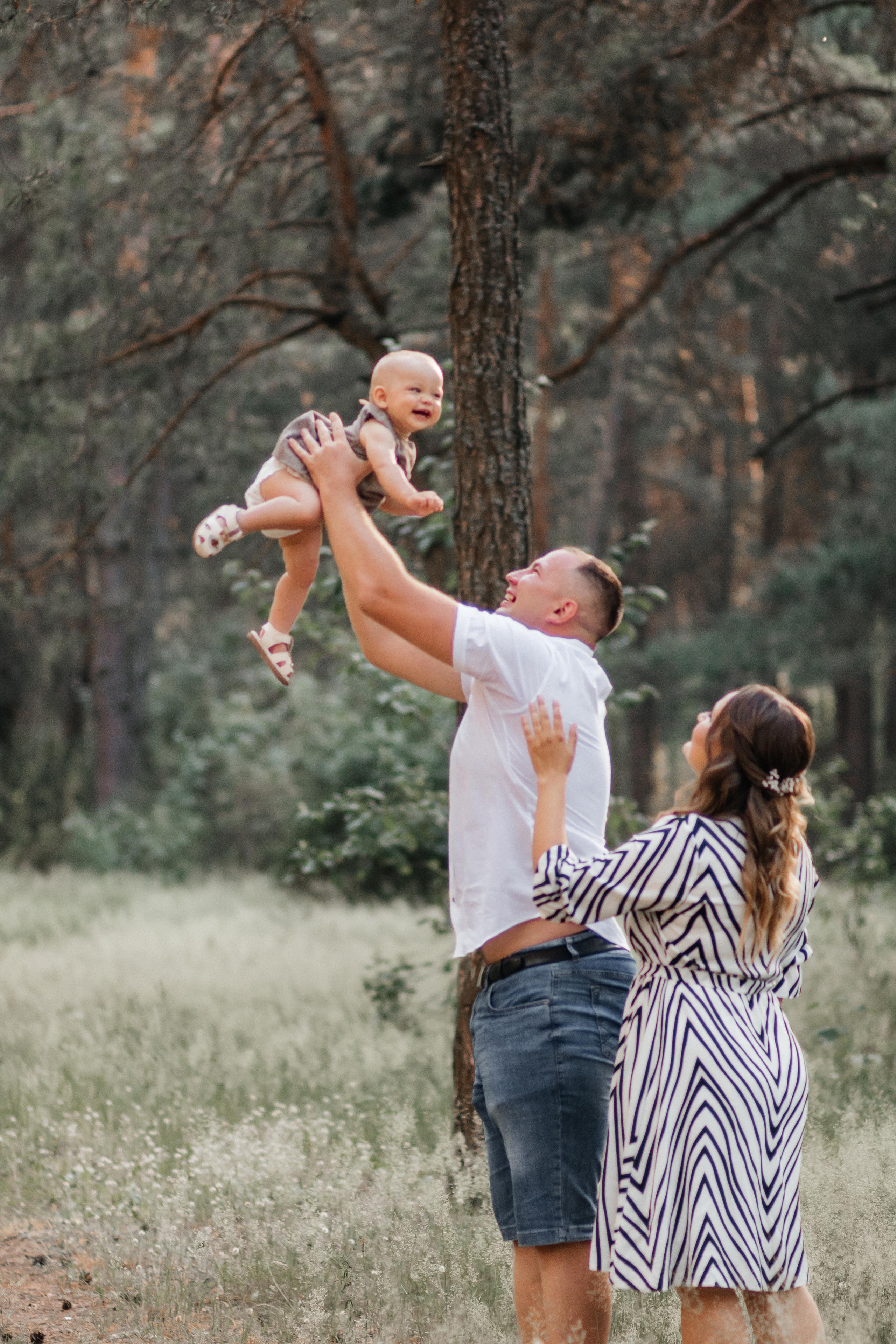 Виктория, мама Мария и папа Александр. Фотограф Солигорск