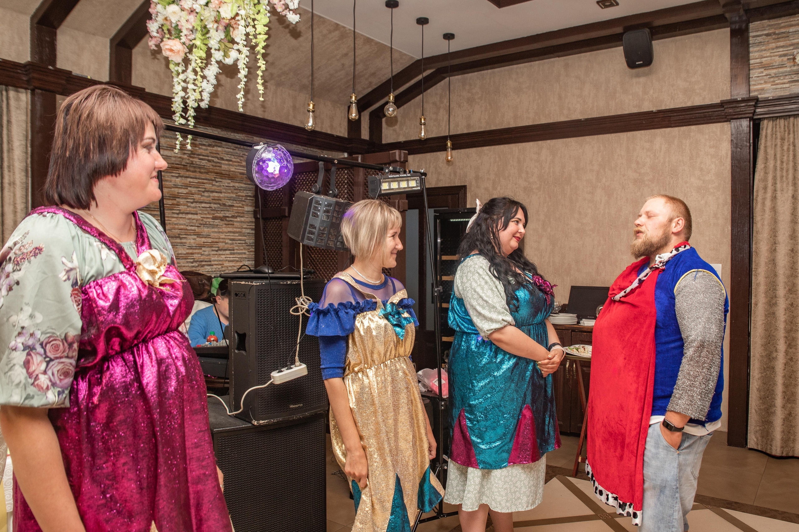 Репортаж торжества в ресторане. Семейный свадебный интерьерный фотограф Тверь Санкт- Марина Свистунова