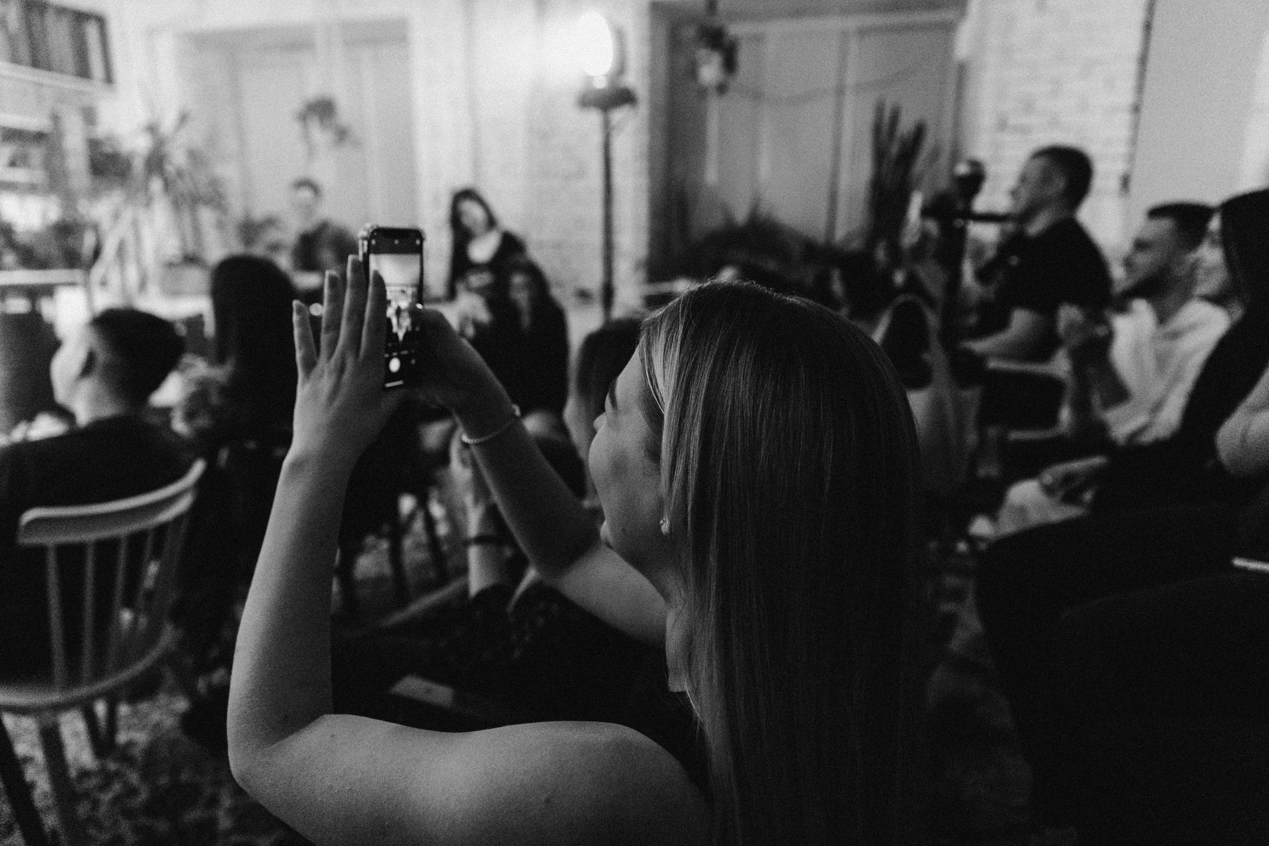 Открытый микрофон в Пространстве «Кудри и цветы». Душевный фотограф Ваших самых ярких событий Марина Погребняк