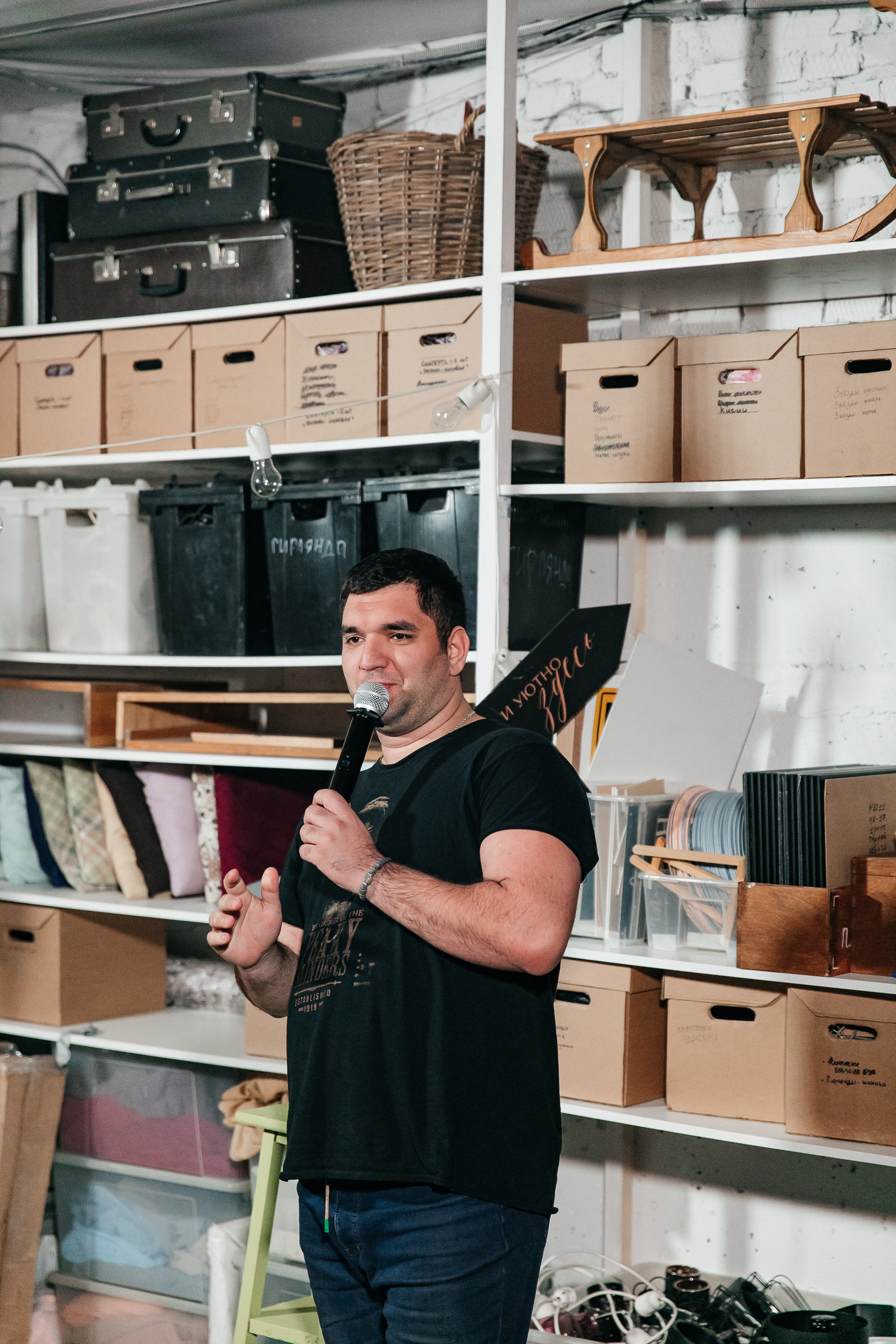 Открытый микрофон в Пространстве «Кудри и цветы». Душевный фотограф Ваших самых ярких событий Марина Погребняк