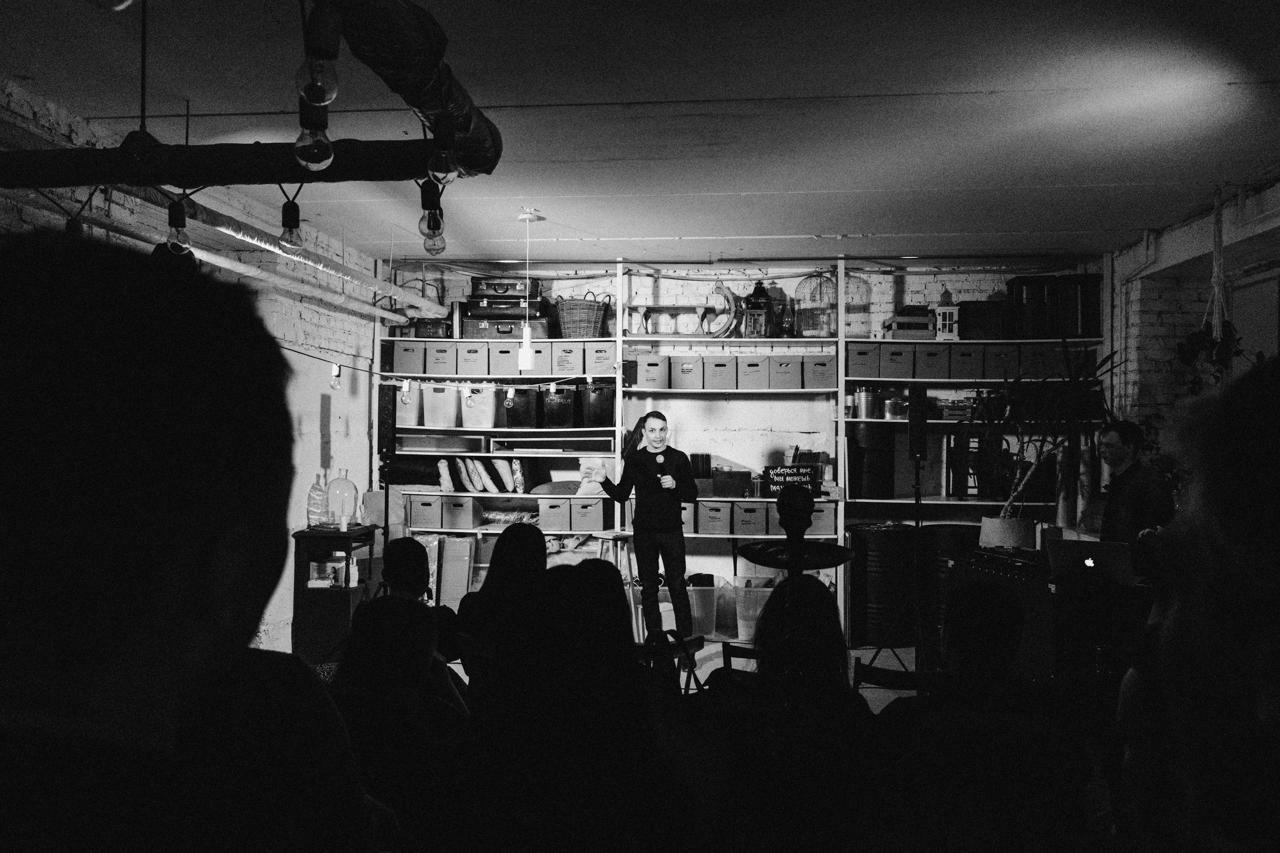 Открытый микрофон в Пространстве «Кудри и цветы». Душевный фотограф Ваших самых ярких событий Марина Погребняк