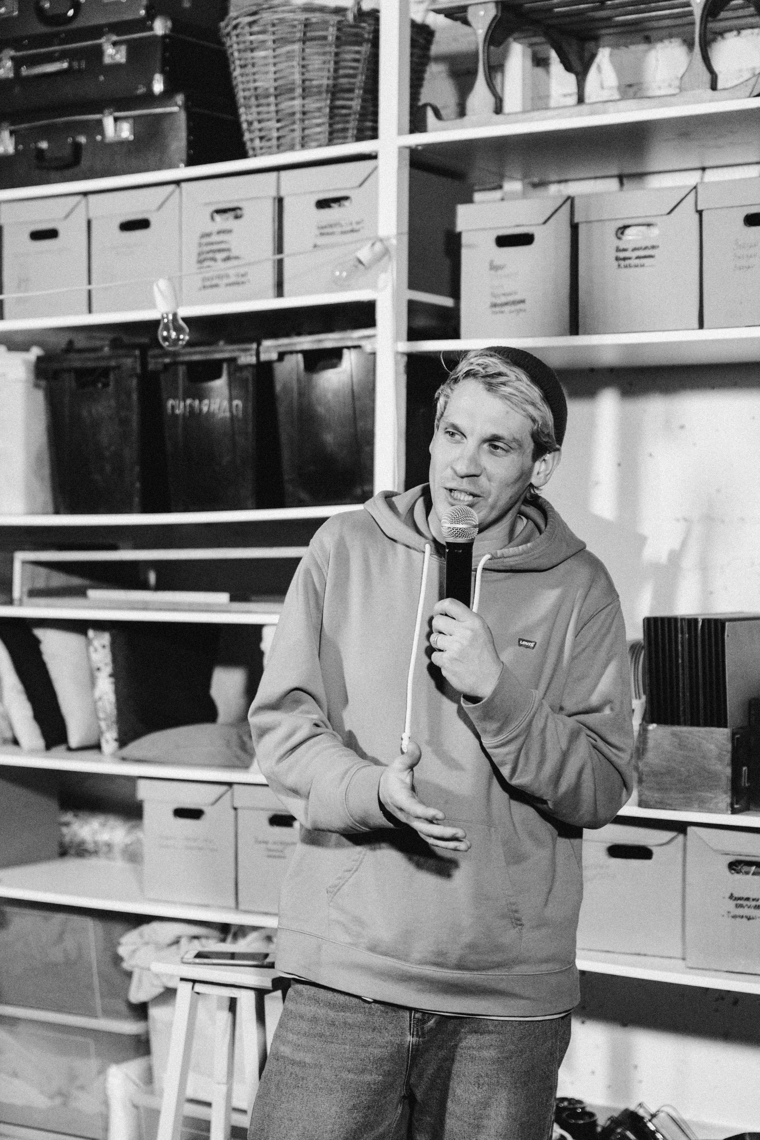 Открытый микрофон в Пространстве «Кудри и цветы». Душевный фотограф Ваших самых ярких событий Марина Погребняк