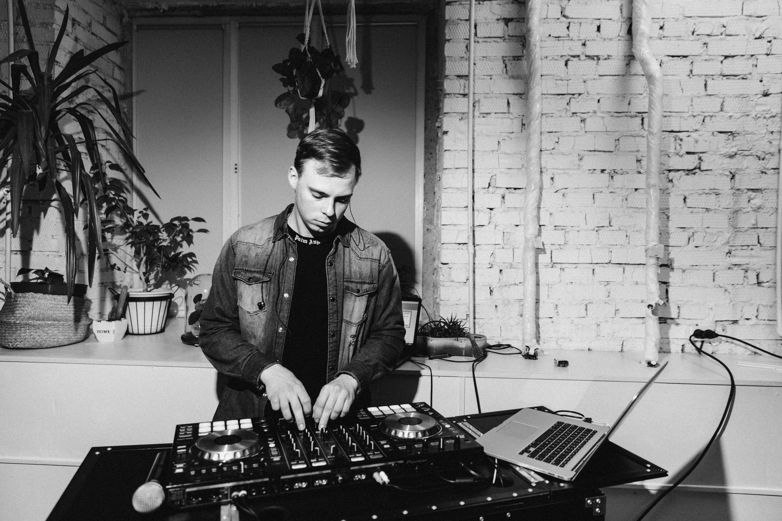 Открытый микрофон в Пространстве «Кудри и цветы». Душевный фотограф Ваших самых ярких событий Марина Погребняк