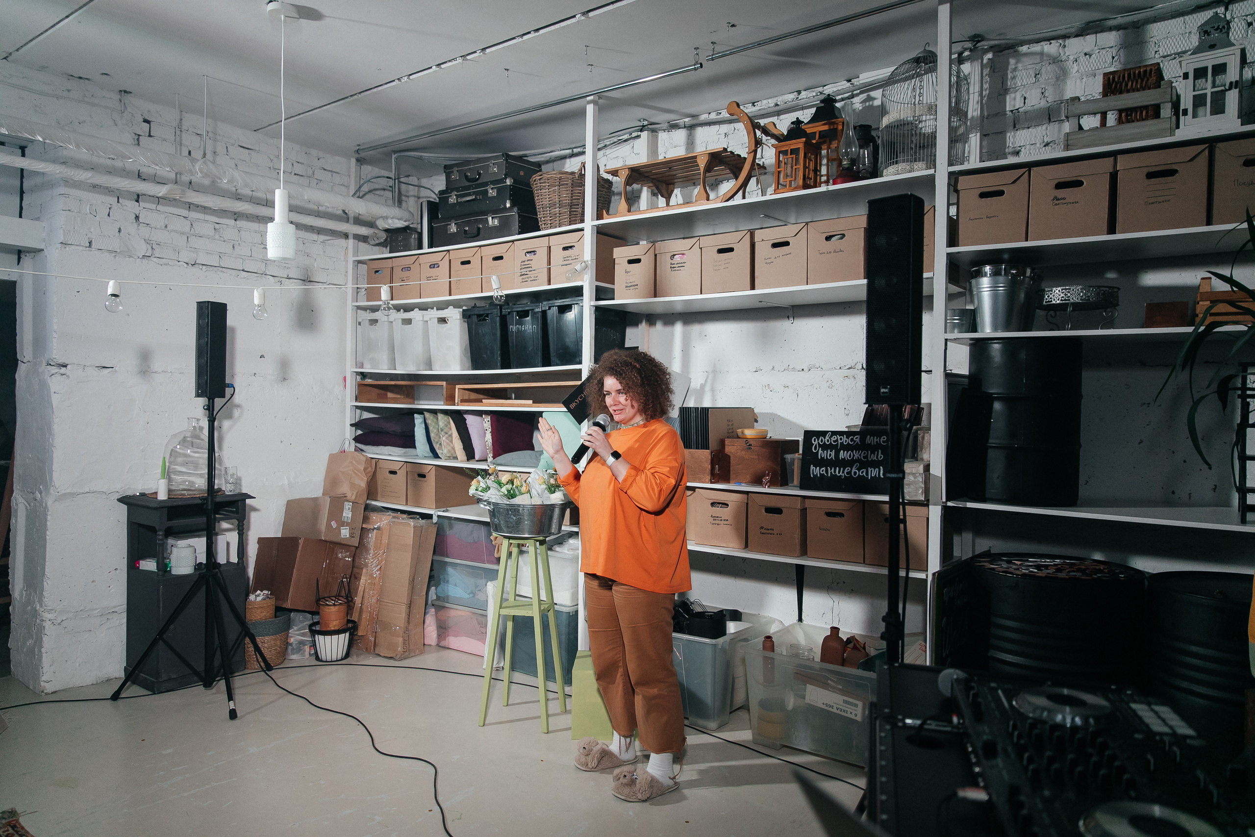 Открытый микрофон в Пространстве «Кудри и цветы». Душевный фотограф Ваших самых ярких событий Марина Погребняк